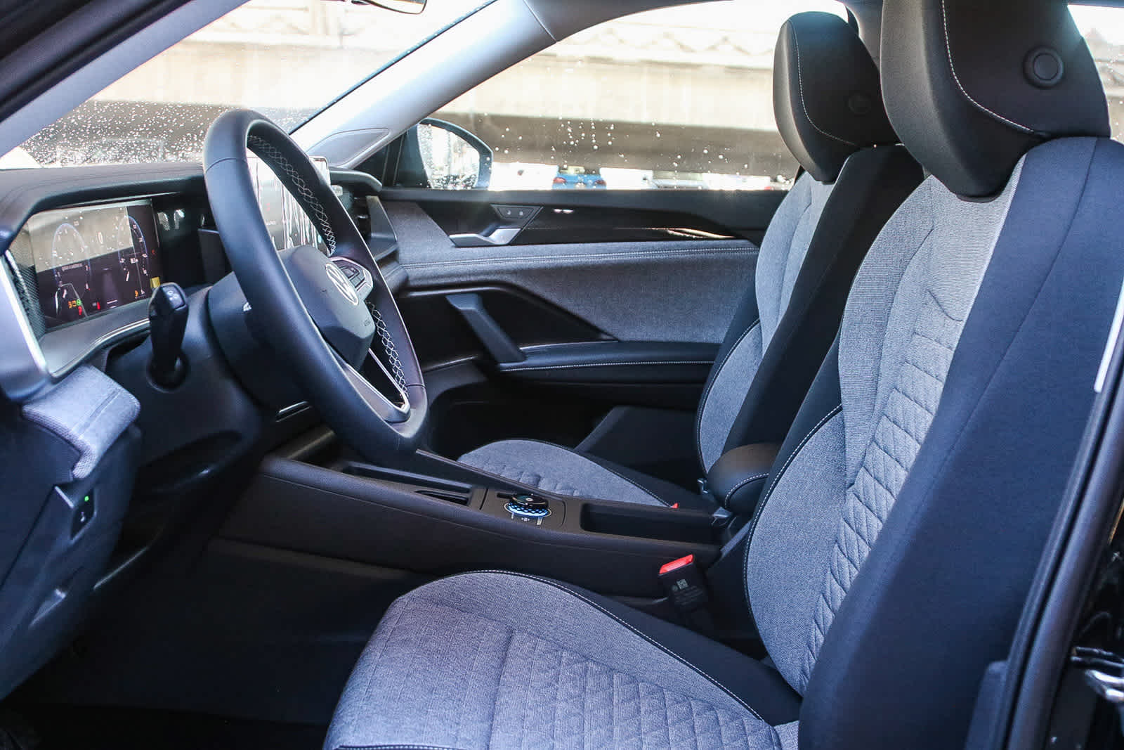 Thumbnail: 2025 Volkswagen Tiguan - 16