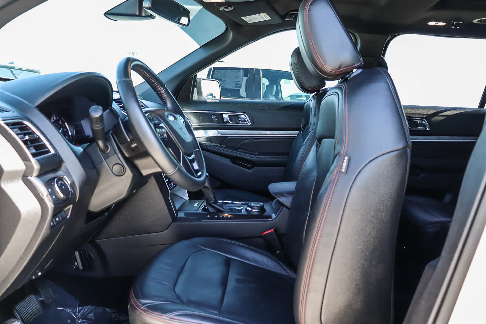 Thumbnail: 2019 Ford Explorer - 18