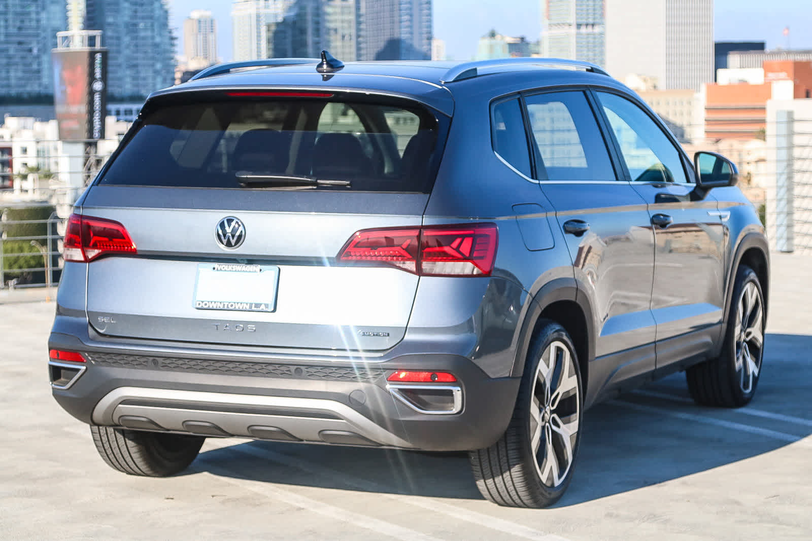 Thumbnail: 2022 Volkswagen Taos - 6