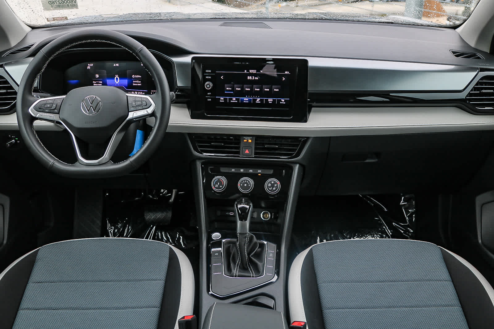 Thumbnail: 2025 Volkswagen Taos - 14