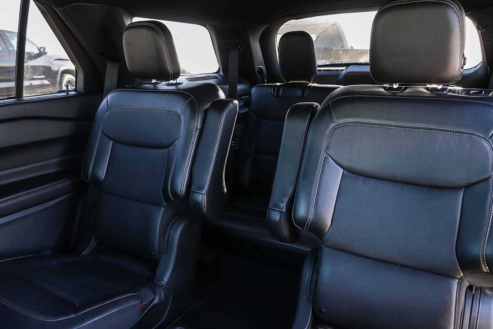 Thumbnail: 2020 Ford Explorer - 19