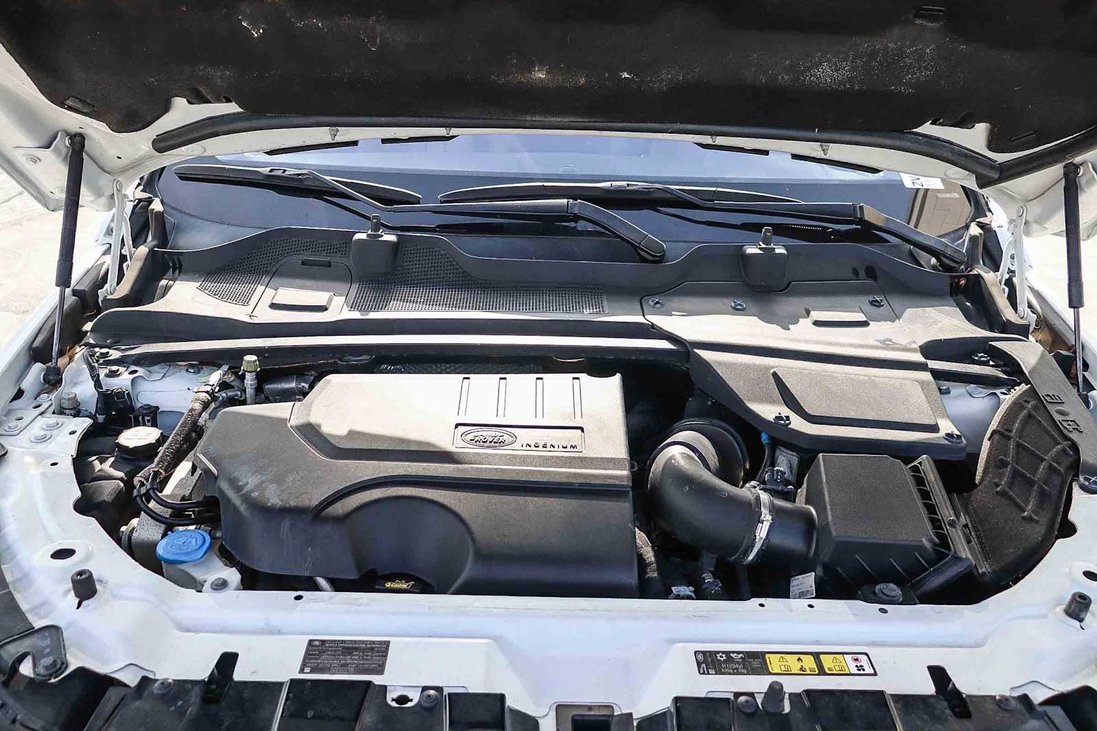 Thumbnail: 2018 Land Rover Discovery Sport - 28