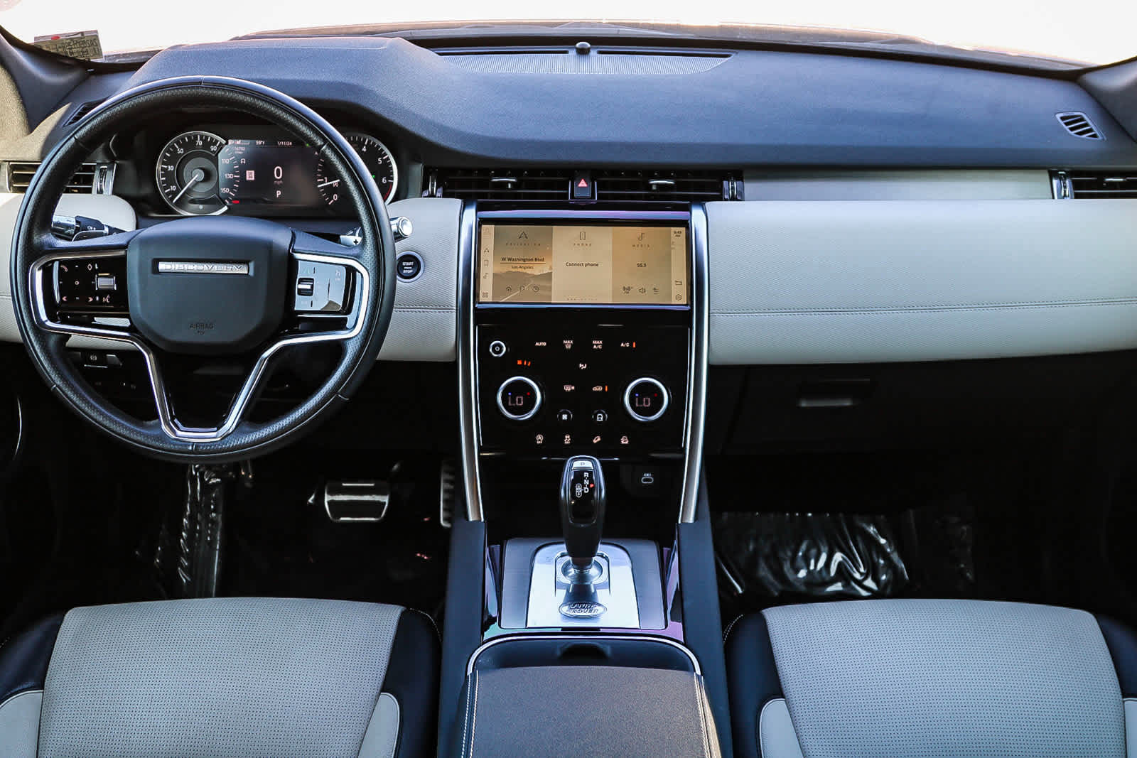 Thumbnail: 2021 Land Rover Discovery Sport - 12