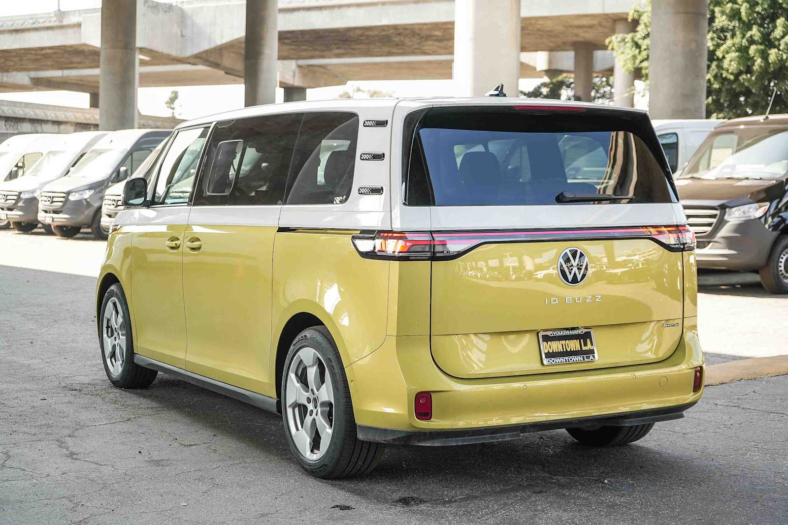 Thumbnail: 2025 Volkswagen ID.Buzz - 8