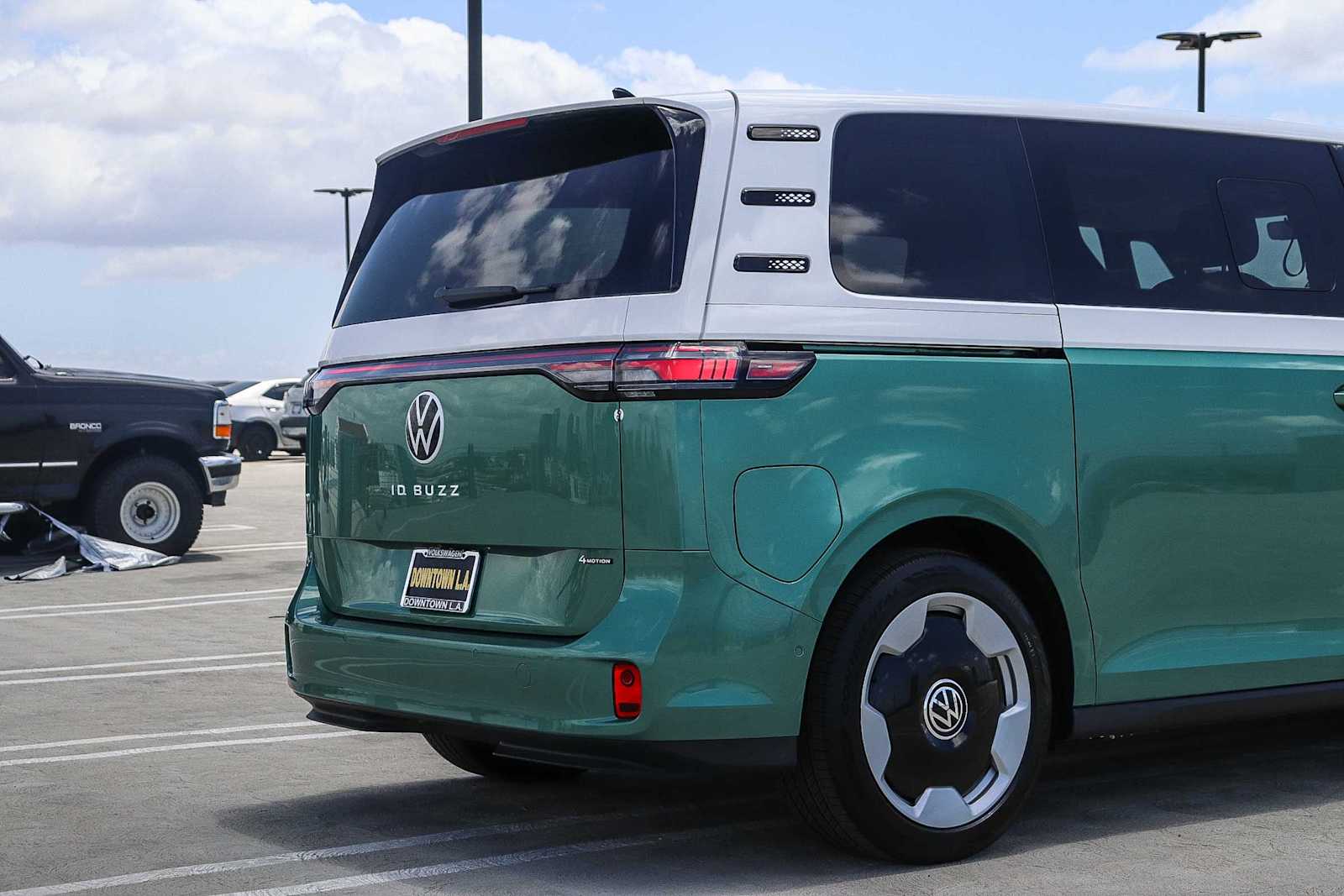 Thumbnail: 2025 Volkswagen ID.Buzz - 9