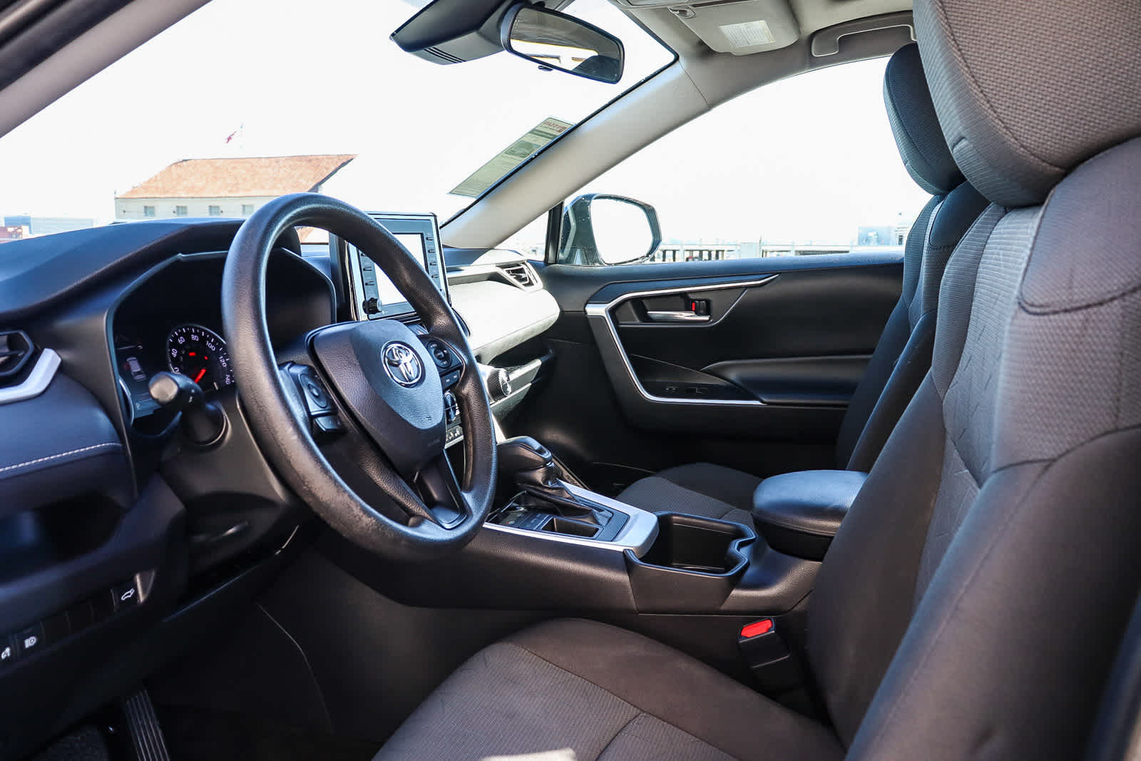 Thumbnail: 2022 Toyota RAV4 - 18