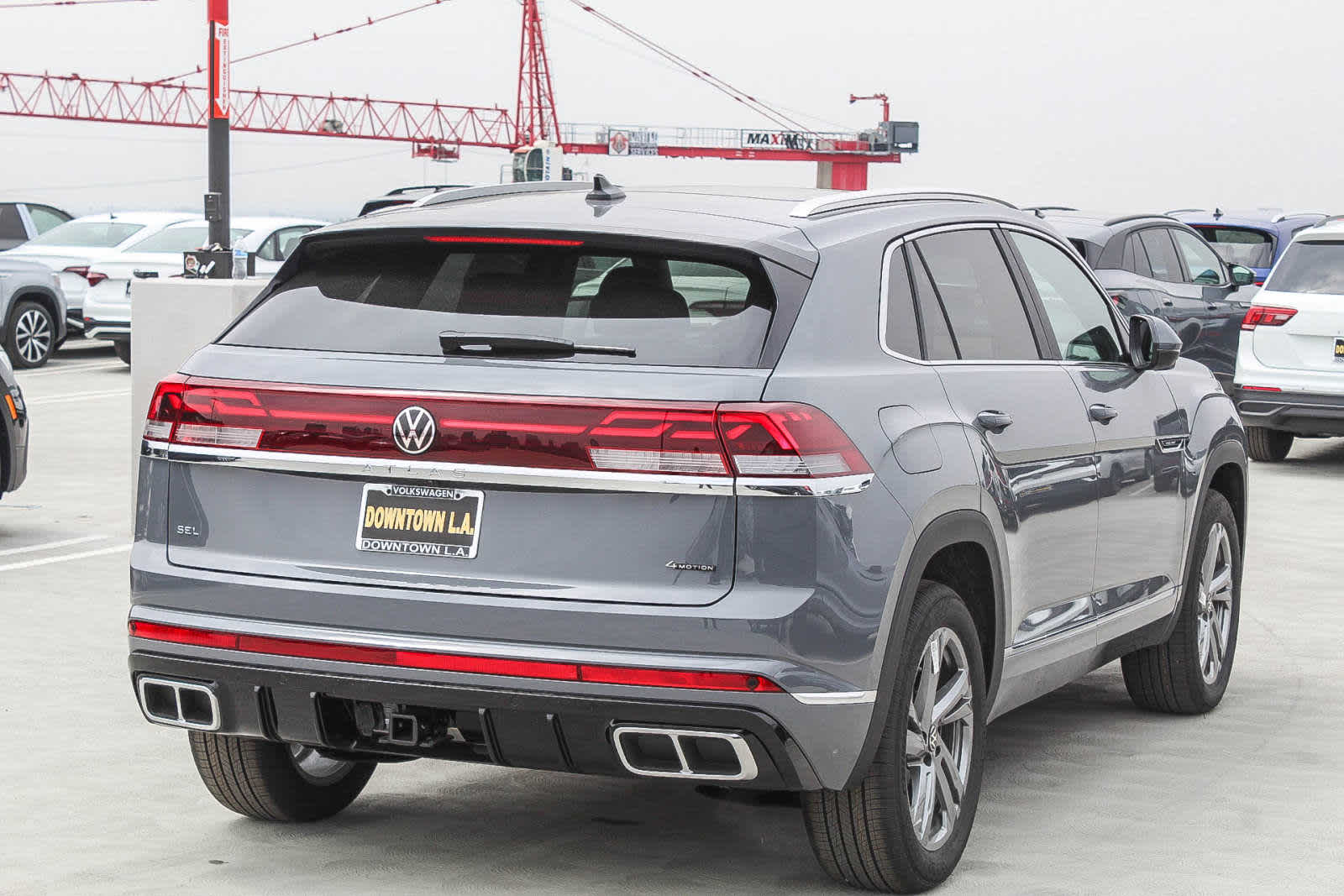 2024 Volkswagen Atlas Cross Sport SEL R-Line photo 4