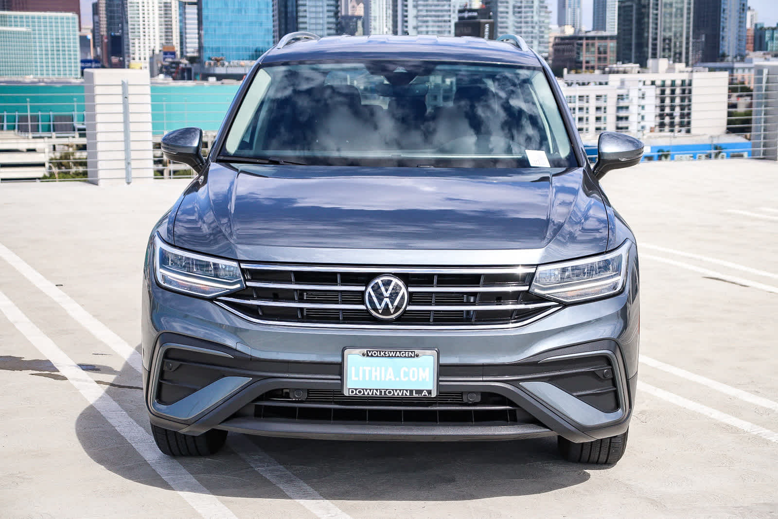Thumbnail: 2022 Volkswagen Tiguan - 2