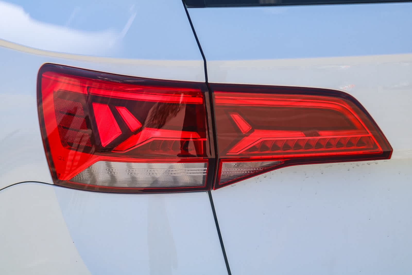 Thumbnail: 2022 Volkswagen Taos - 10