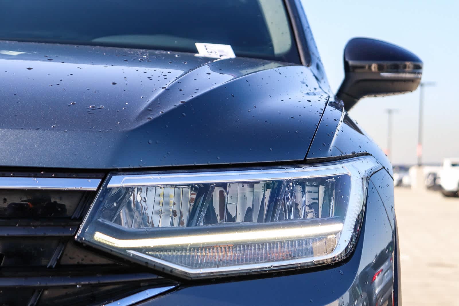 Thumbnail: 2022 Volkswagen Tiguan - 7