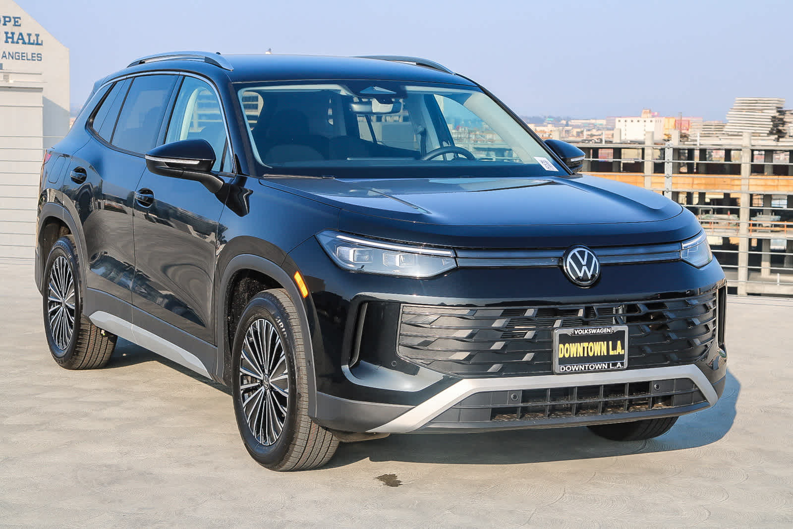 Thumbnail: 2025 Volkswagen Tiguan - 3