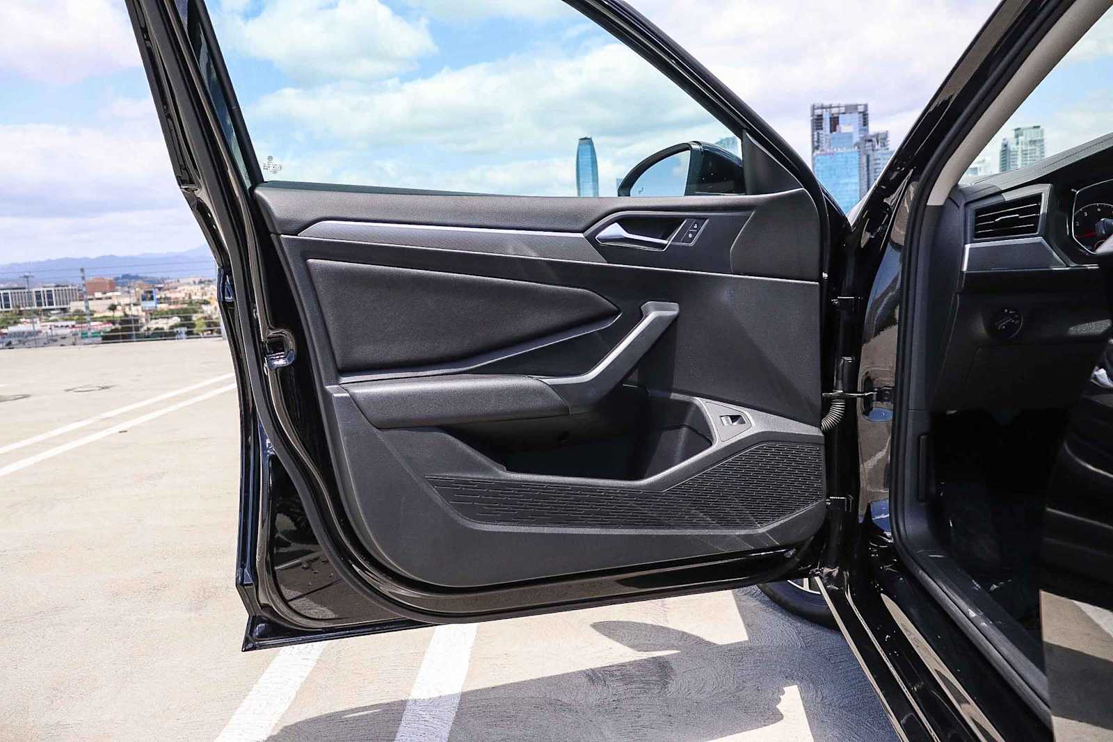 Thumbnail: 2019 Volkswagen Jetta - 21