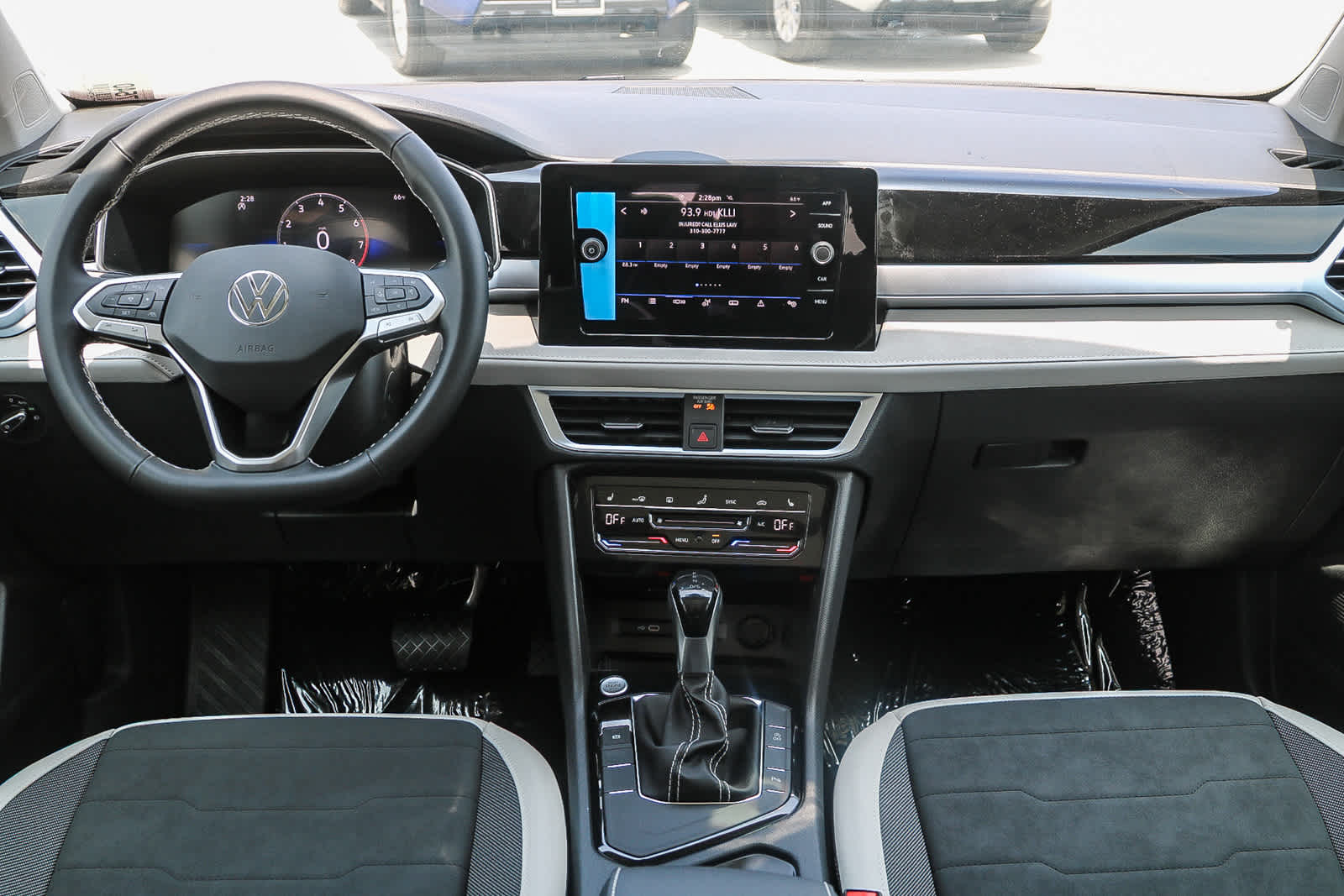 Thumbnail: 2025 Volkswagen Taos - 13