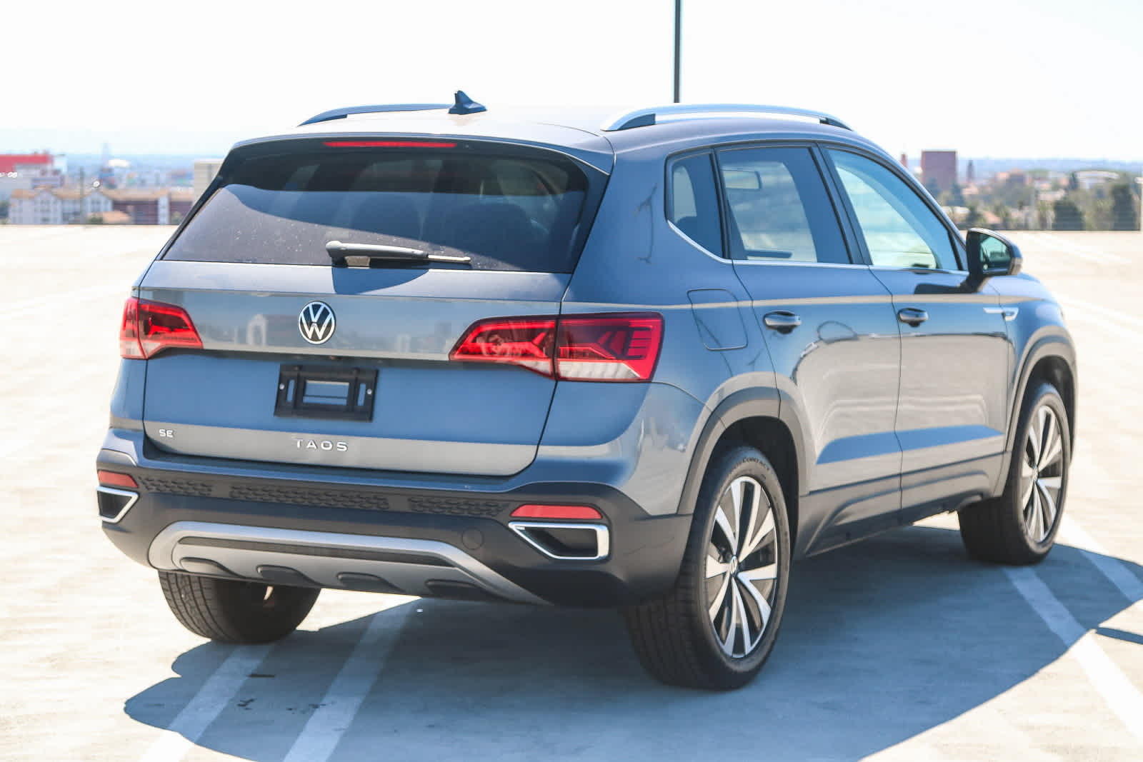 Thumbnail: 2022 Volkswagen Taos - 8