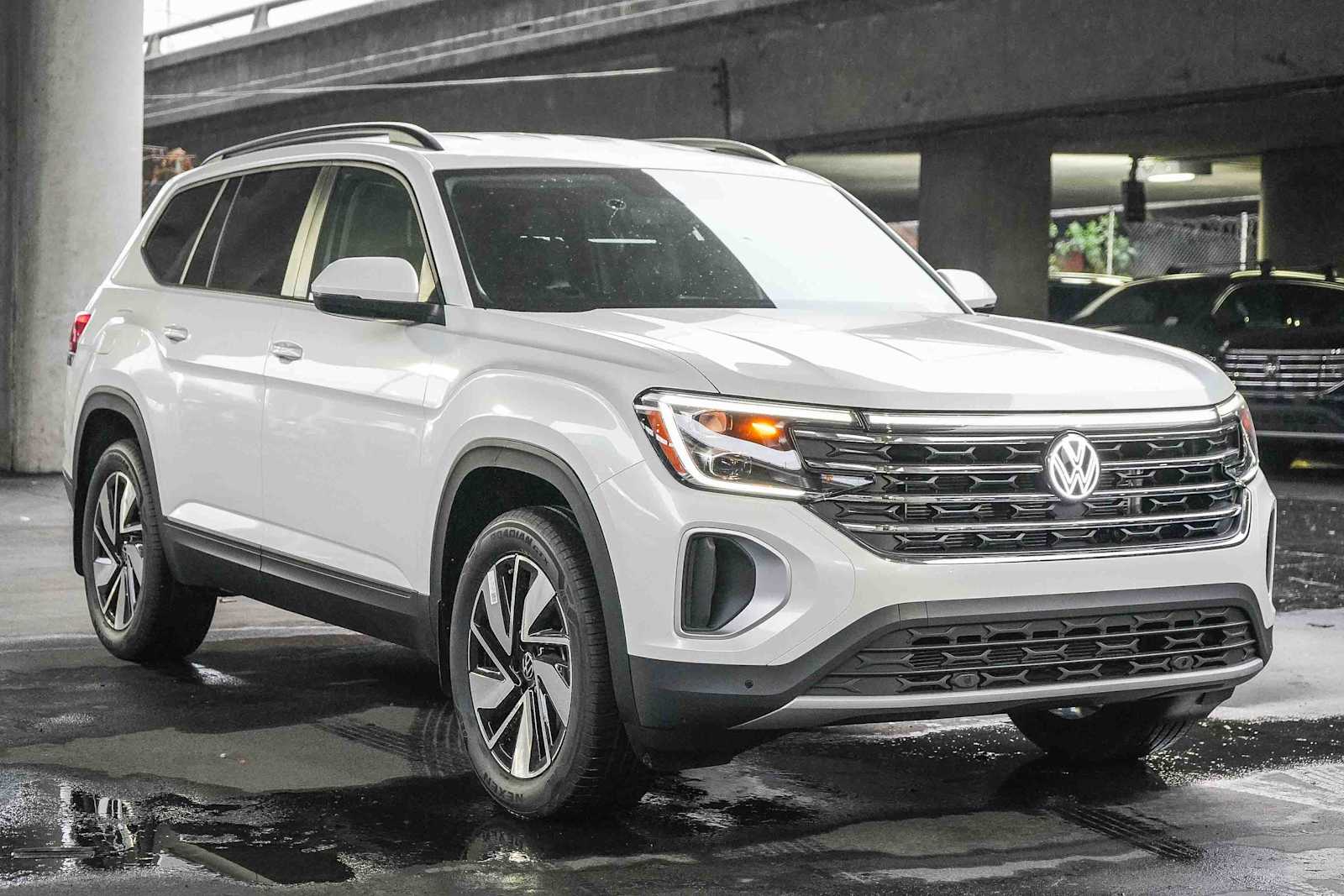 Thumbnail: 2026 Volkswagen Atlas - 3