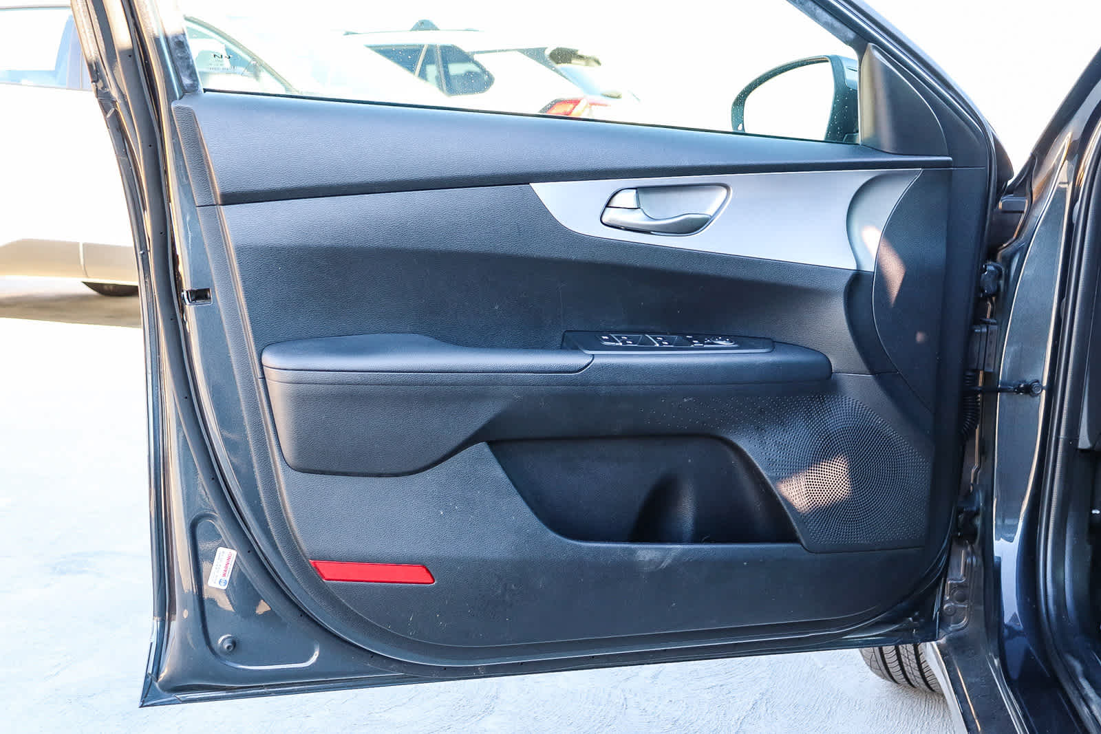 Thumbnail: 2022 Kia Forte - 22