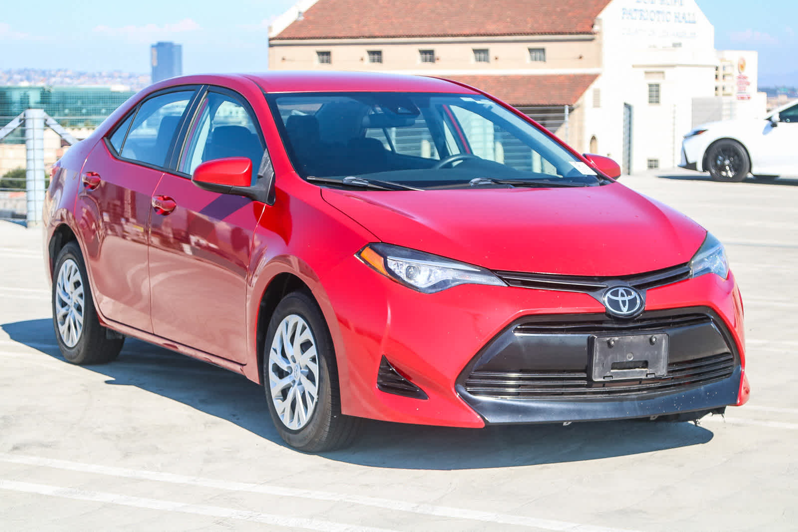 2018 Toyota Corolla LE photo 3