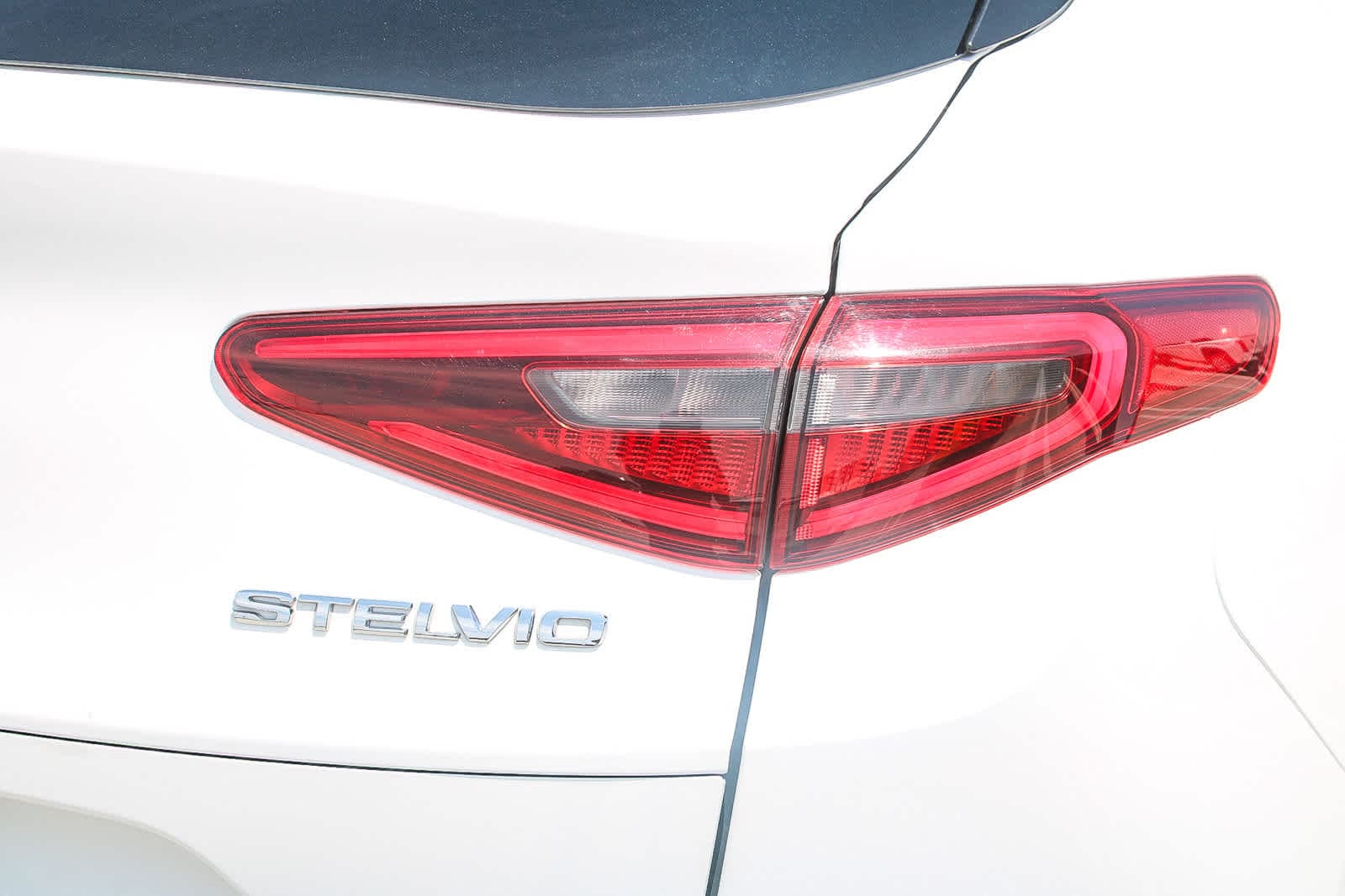Thumbnail: 2019 Alfa Romeo Stelvio - 9