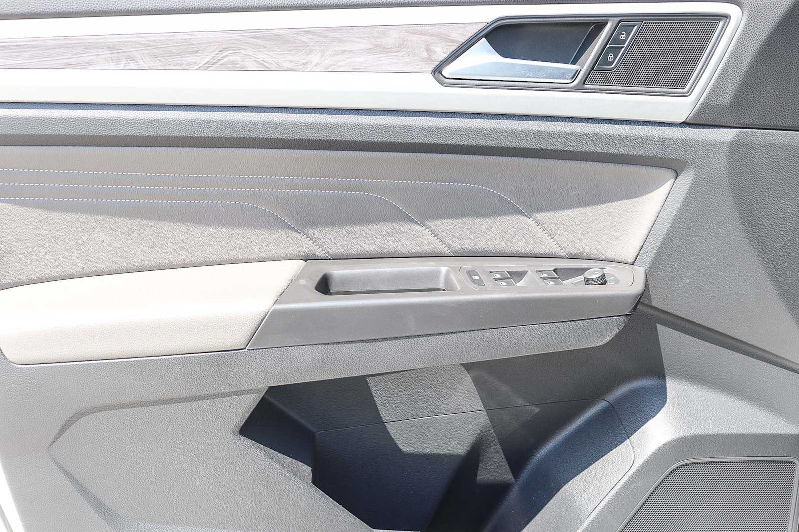 Thumbnail: 2022 Volkswagen Atlas - 21