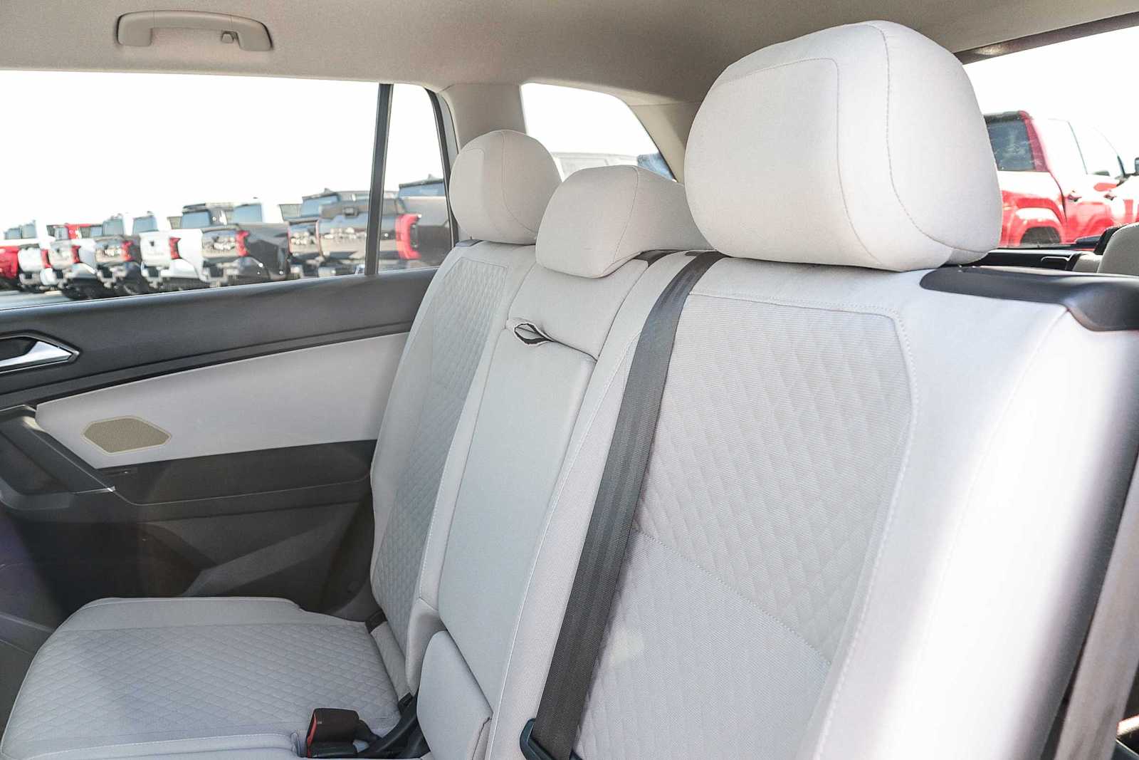 Thumbnail: 2018 Volkswagen Tiguan - 18