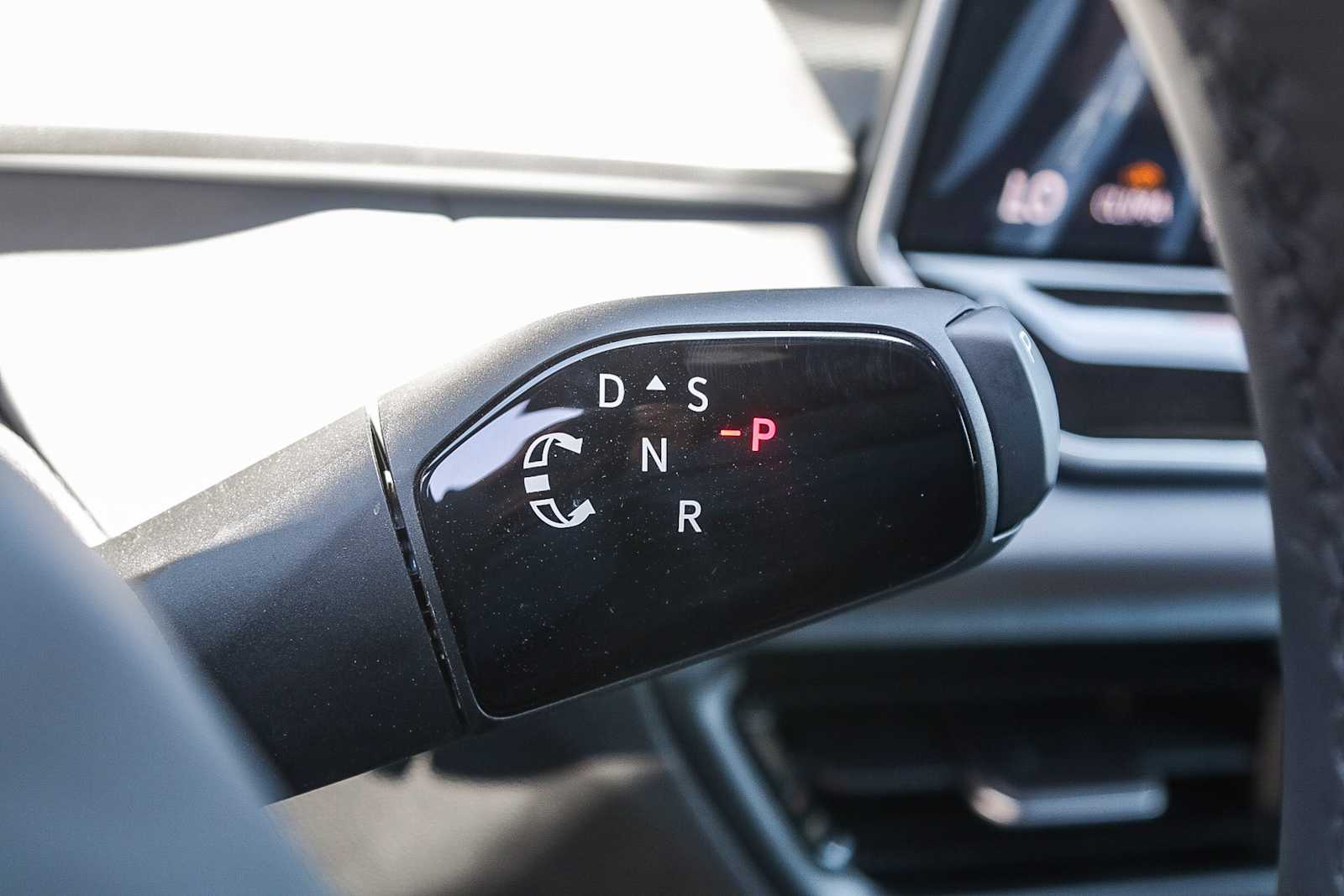 Thumbnail: 2025 Volkswagen Tiguan - 21