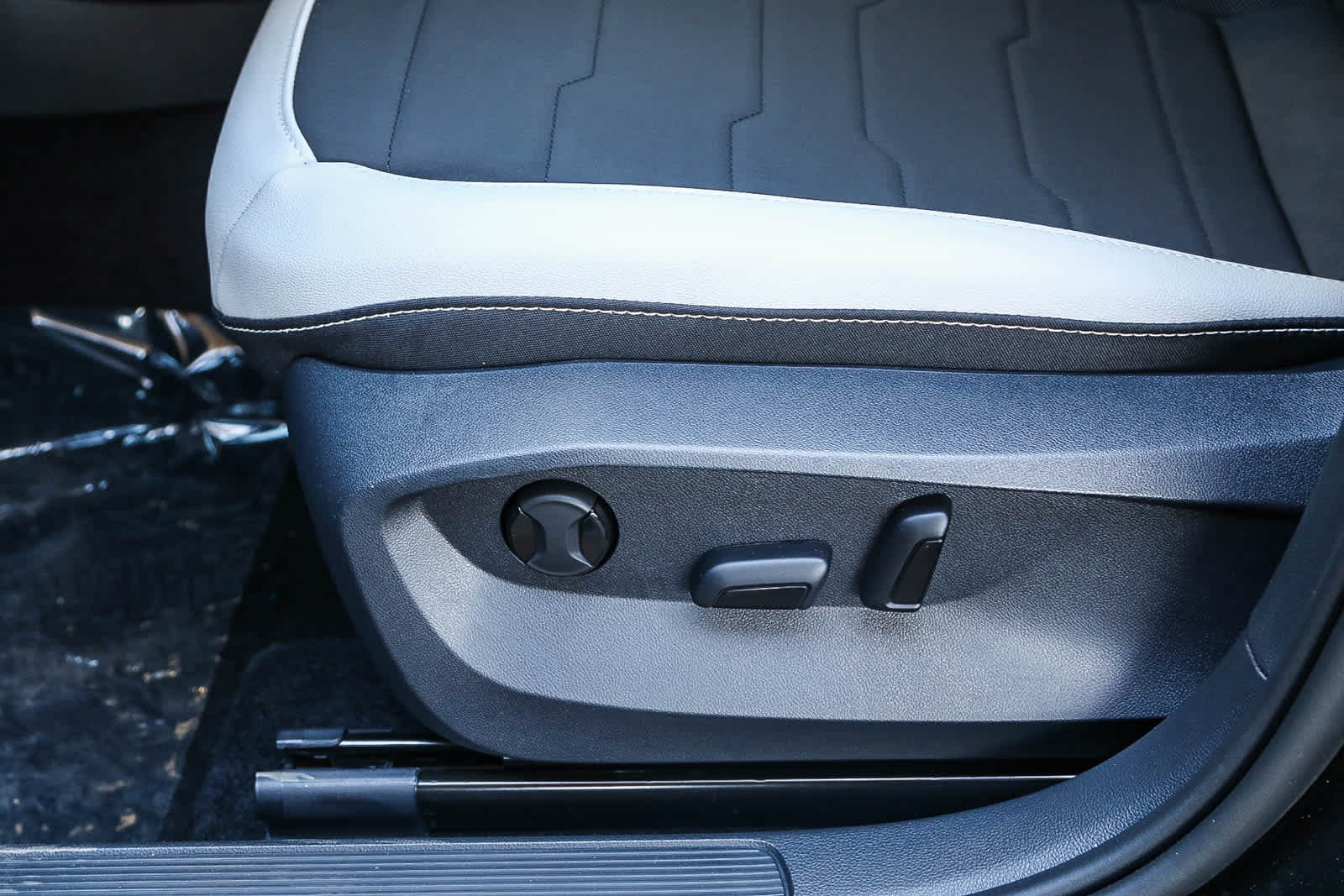 Thumbnail: 2025 Volkswagen Taos - 20