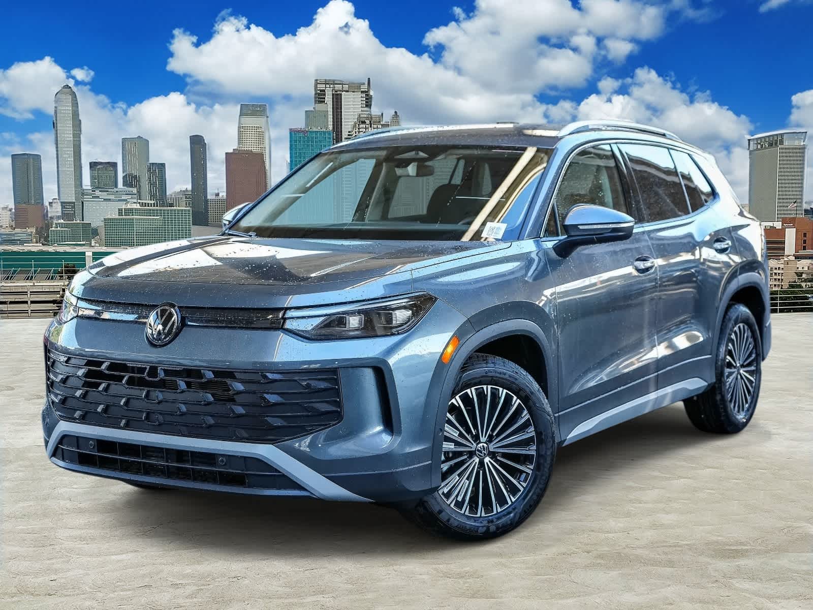 Thumbnail: 2026 Volkswagen Tiguan - 1