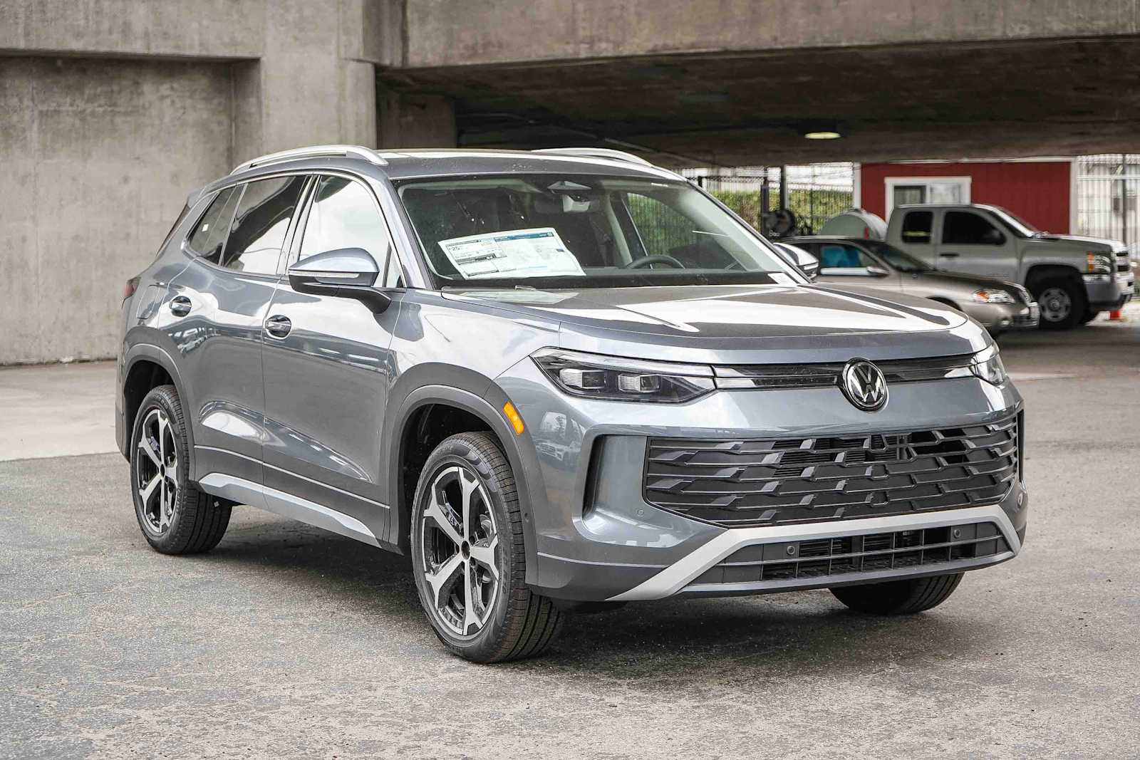 Thumbnail: 2026 Volkswagen Tiguan - 3