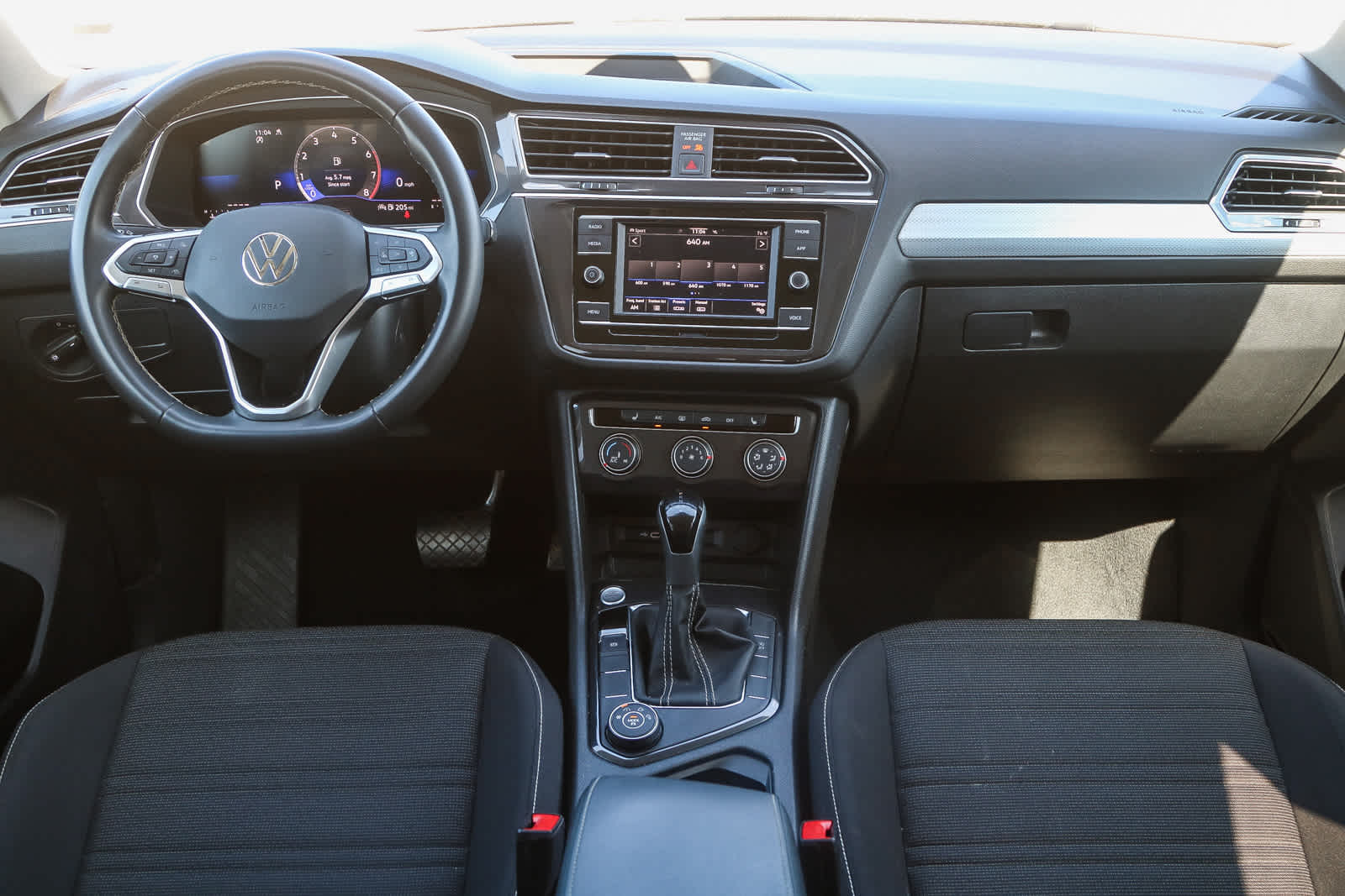 Thumbnail: 2024 Volkswagen Tiguan - 15