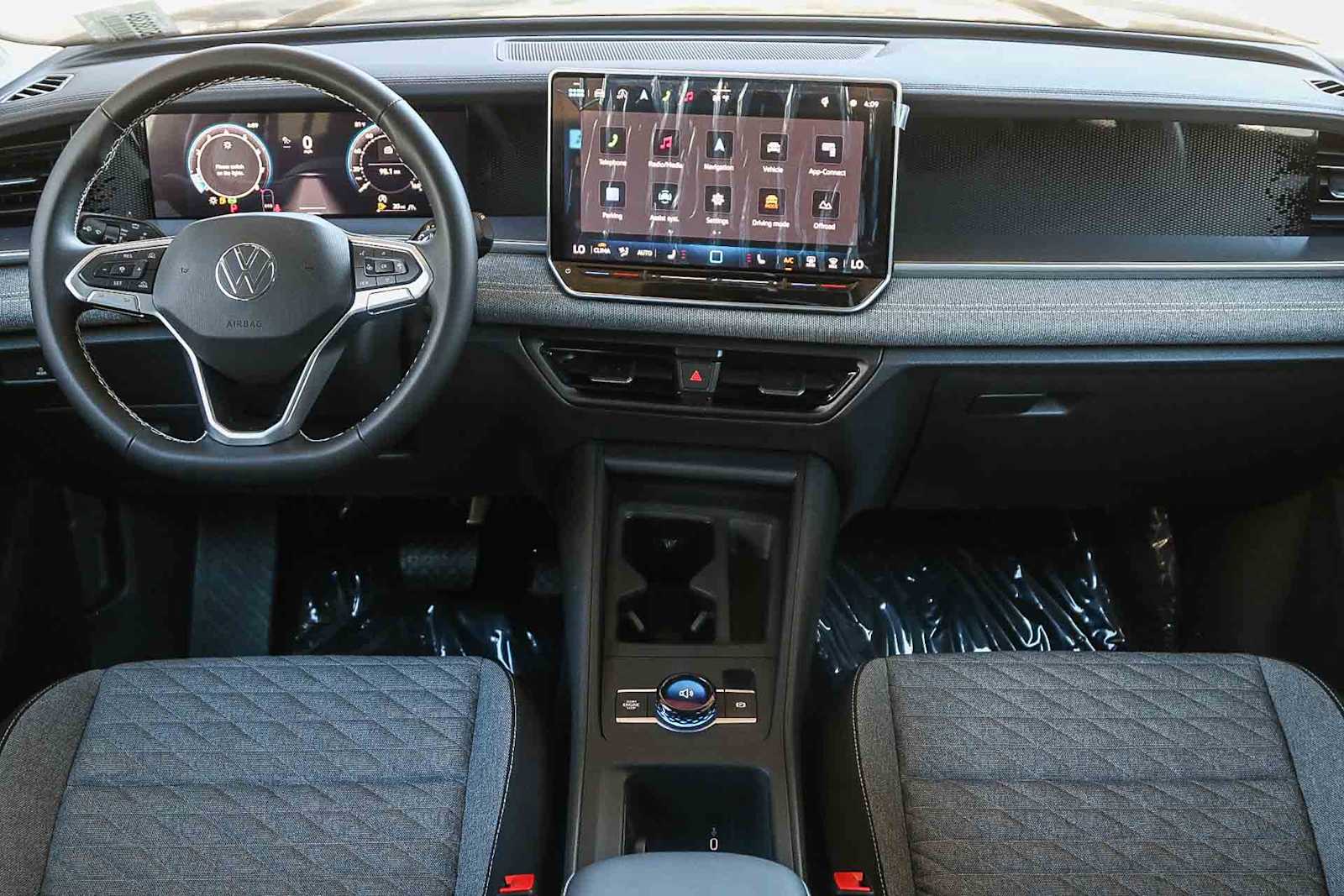 Thumbnail: 2025 Volkswagen Tiguan - 12