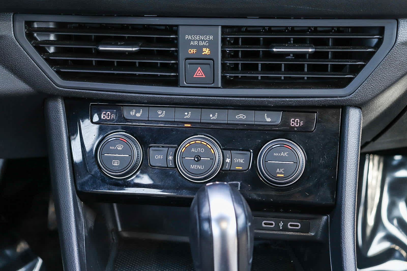 Thumbnail: 2020 Volkswagen Jetta - 14