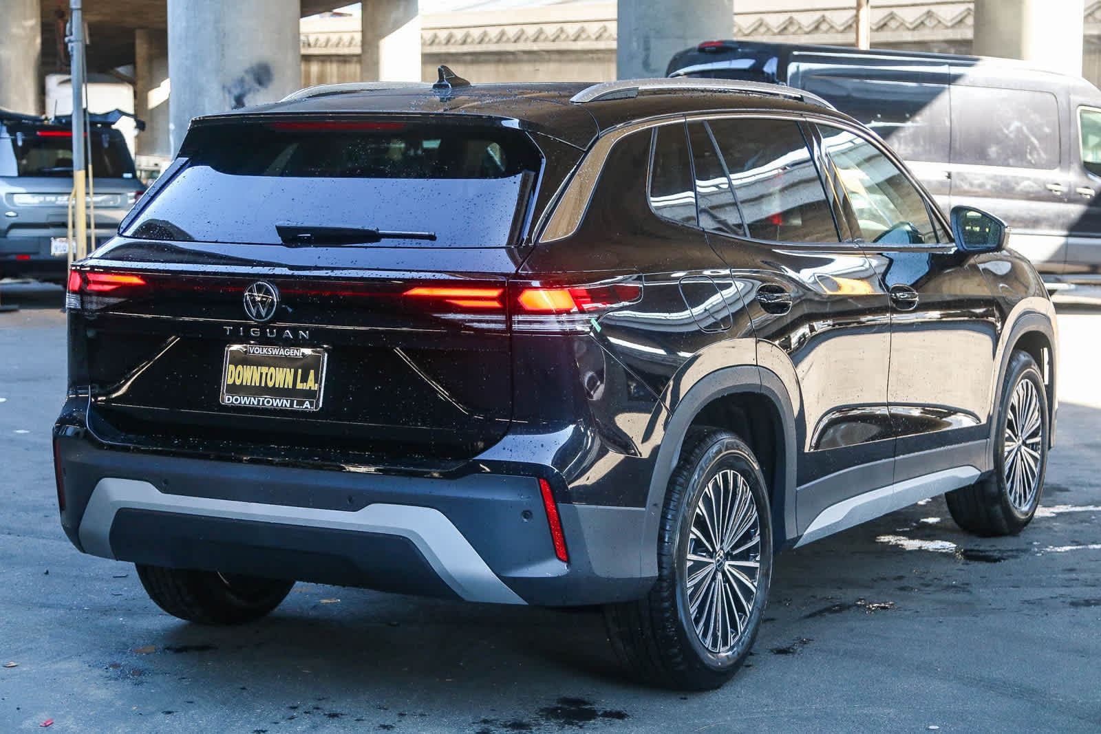 Thumbnail: 2025 Volkswagen Tiguan - 6