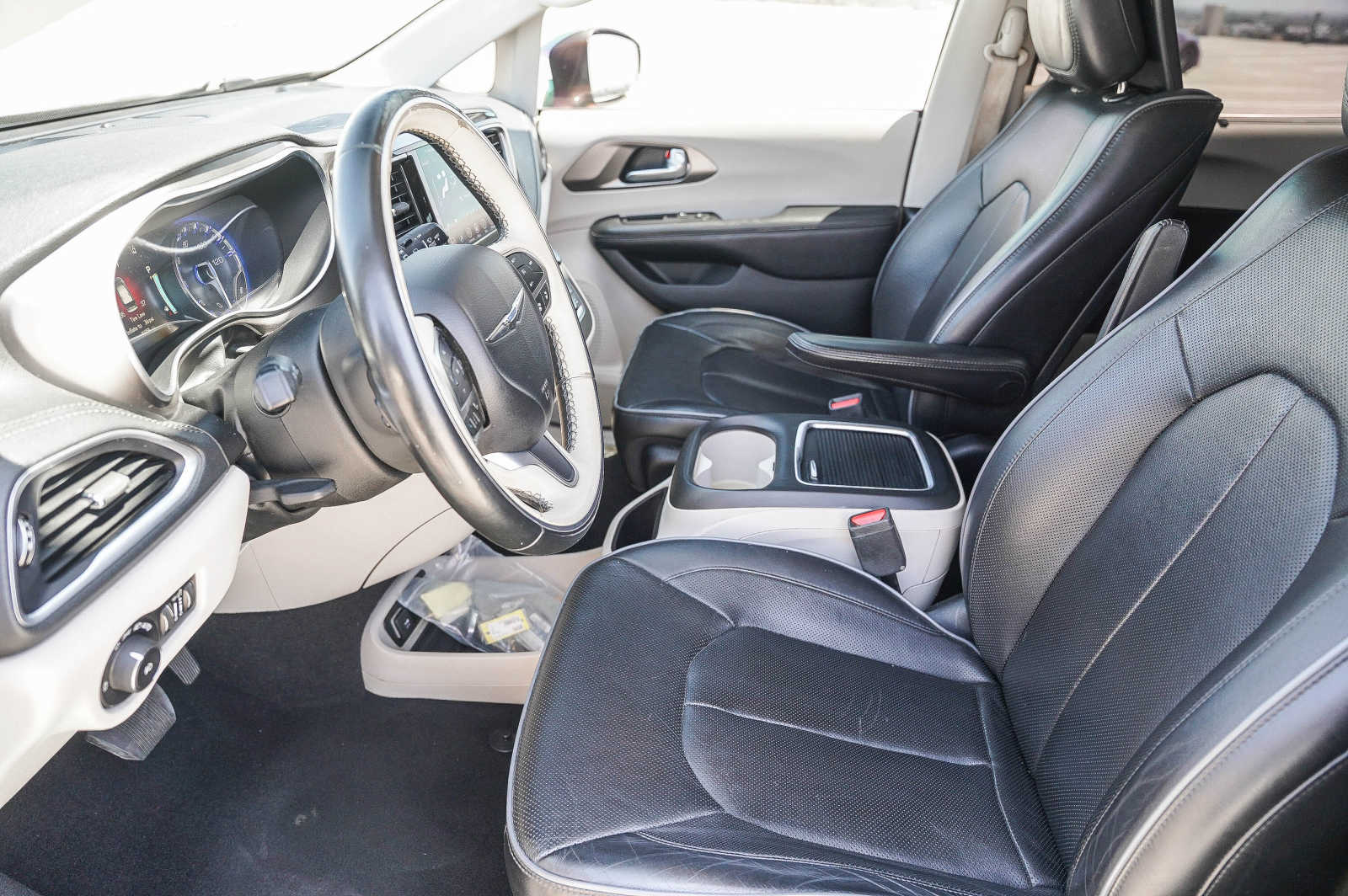 2018 Chrysler Pacifica Limited 18