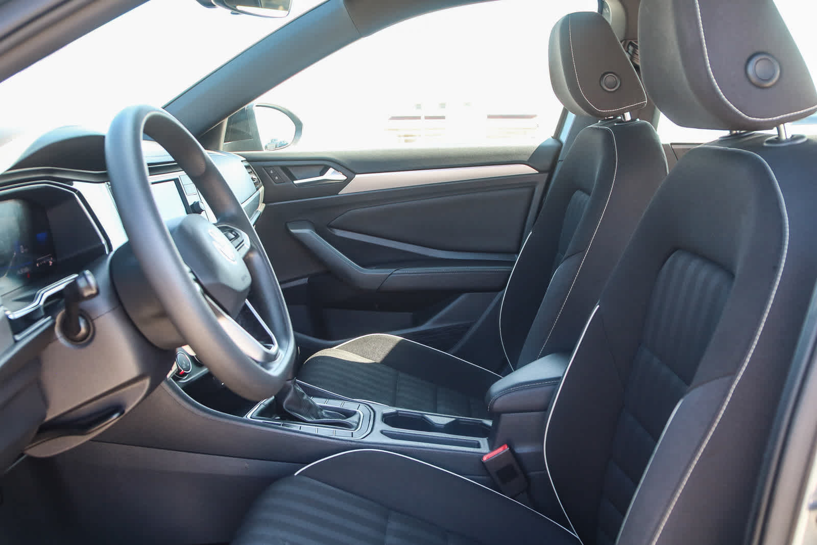 Thumbnail: 2023 Volkswagen Jetta - 18