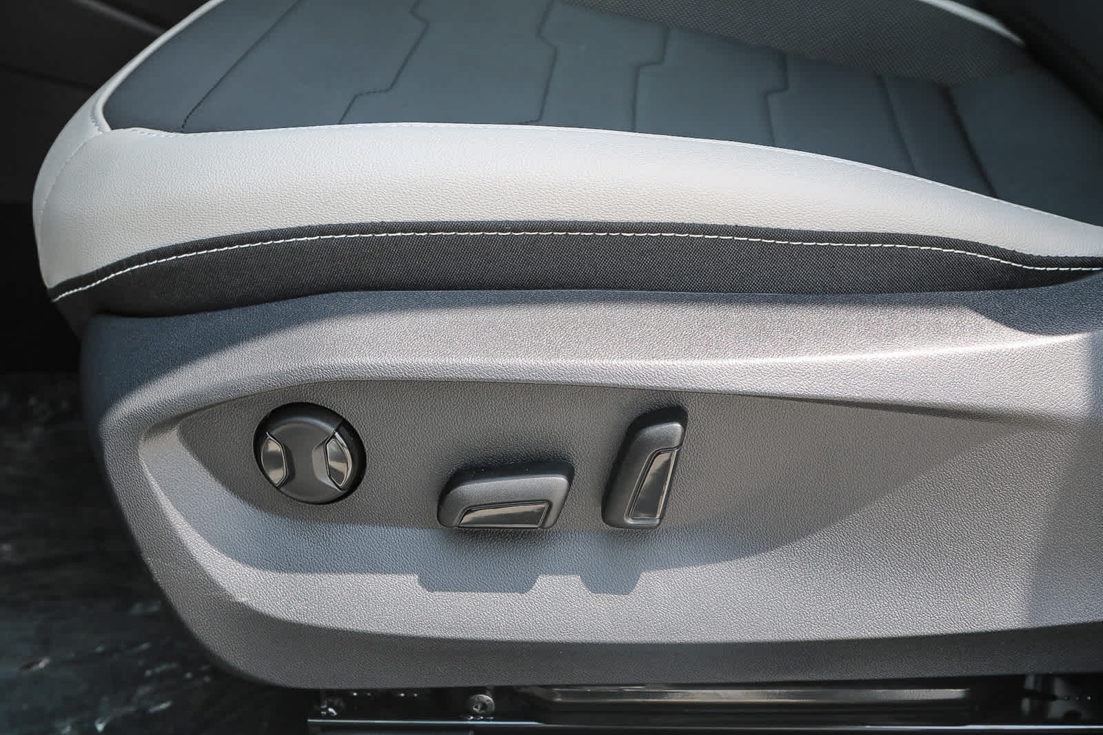 Thumbnail: 2025 Volkswagen Taos - 36