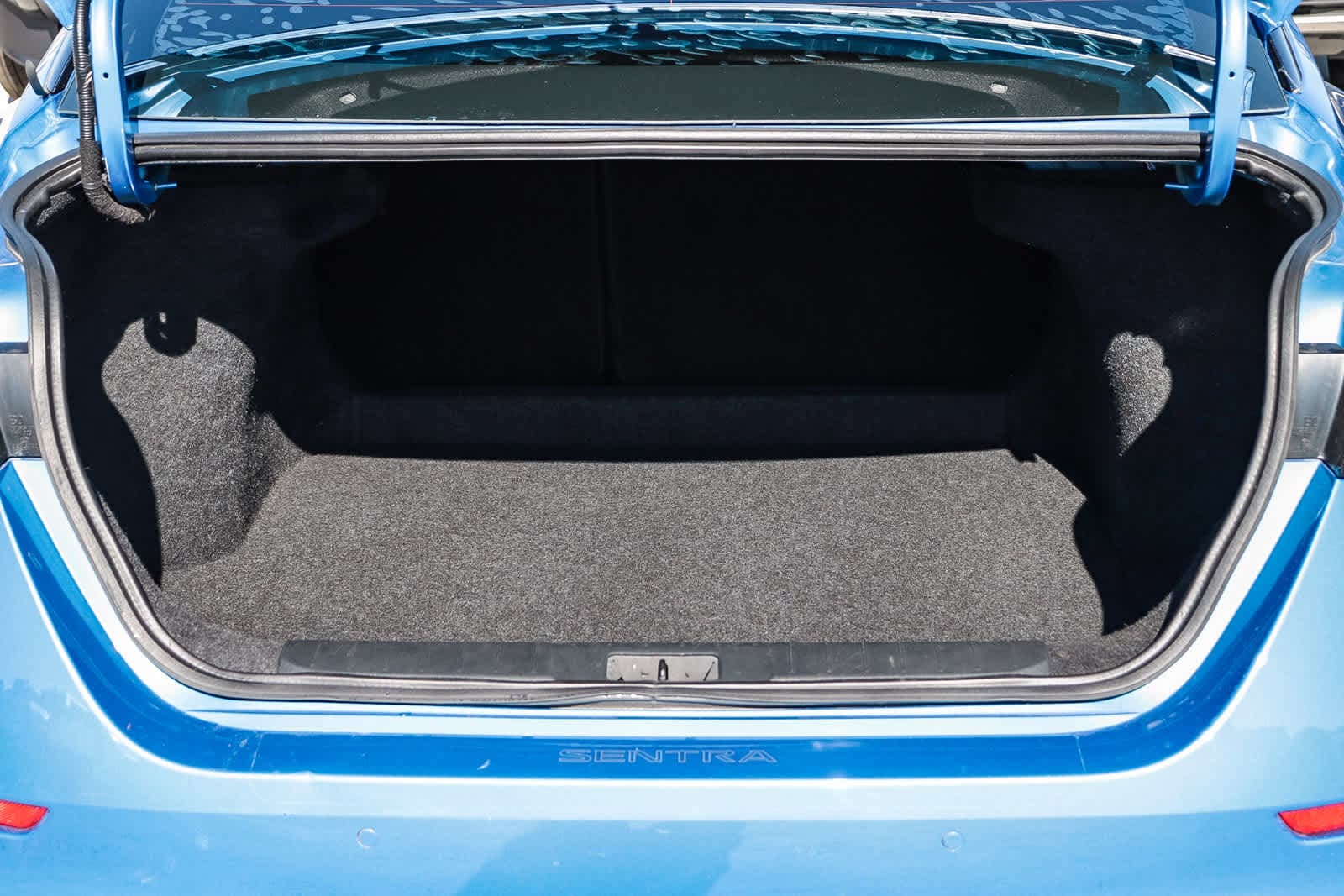 Thumbnail: 2022 Nissan Sentra - 27