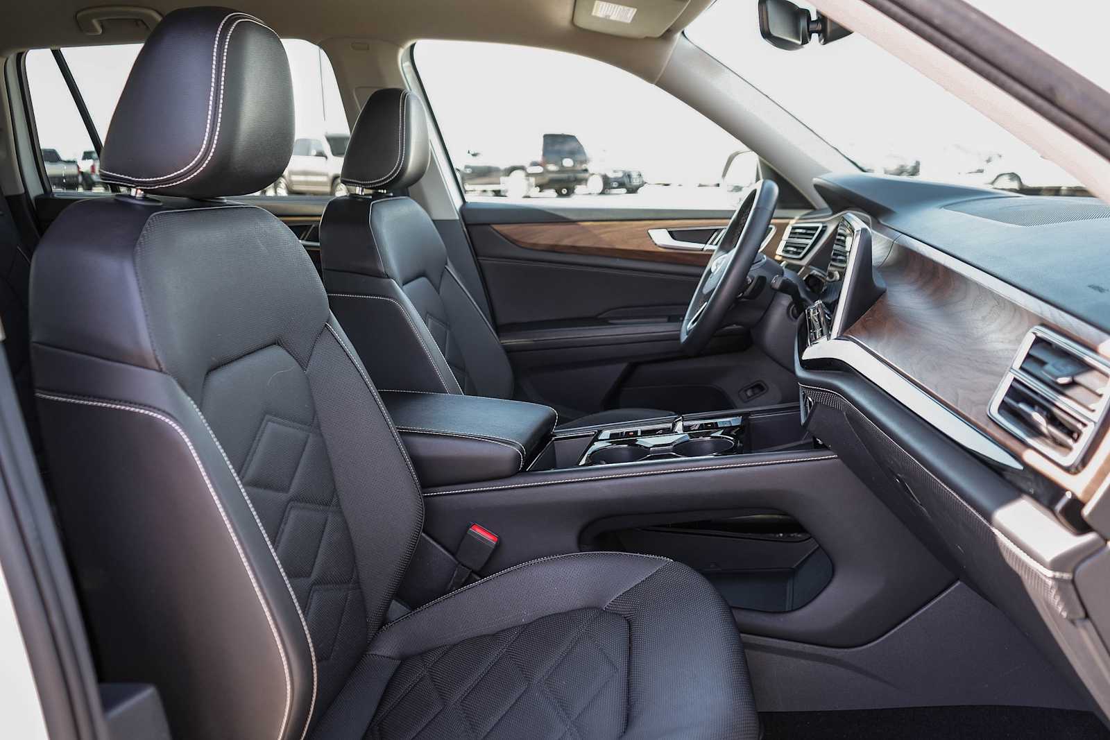 Thumbnail: 2024 Volkswagen Atlas - 16