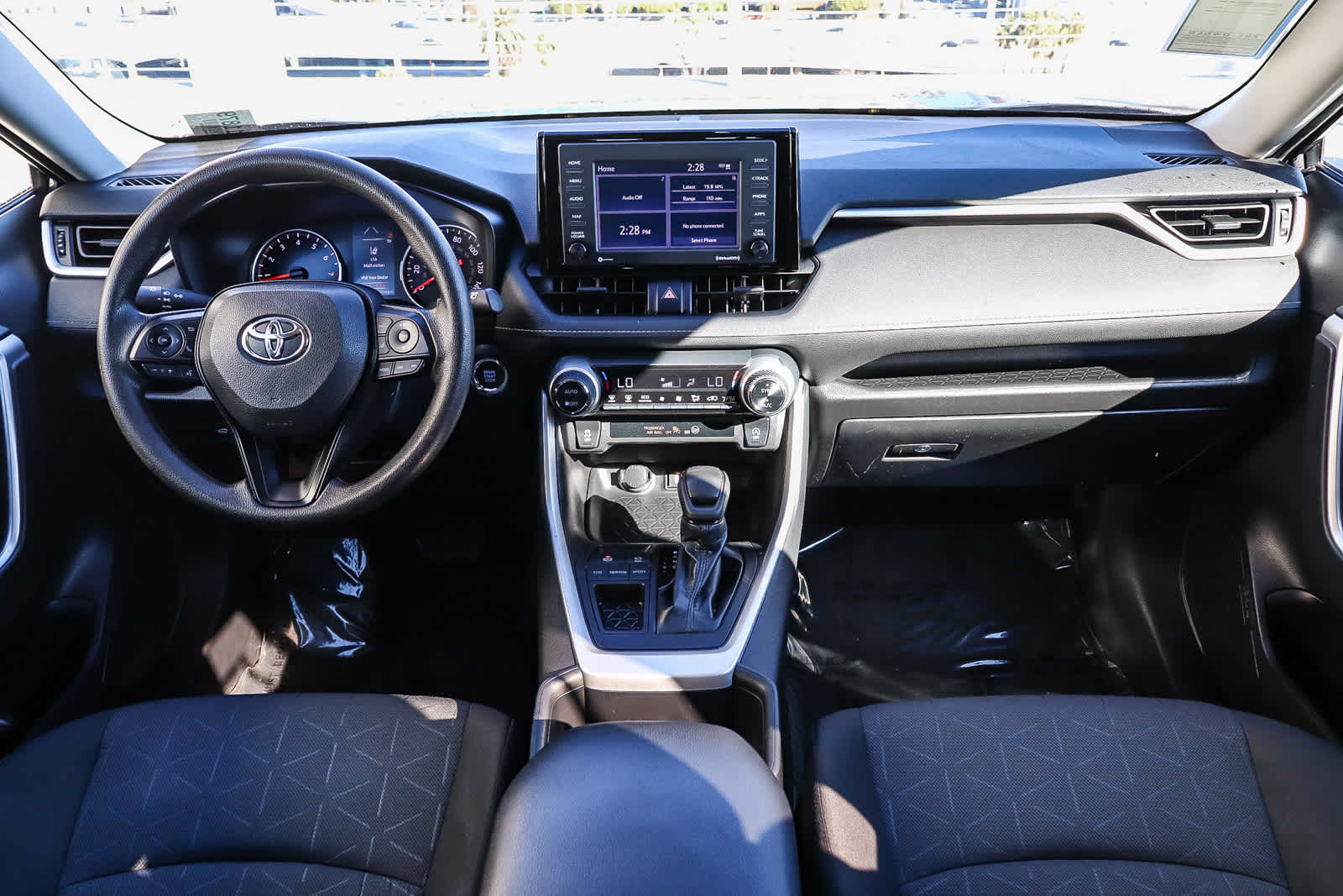 Thumbnail: 2022 Toyota RAV4 - 12