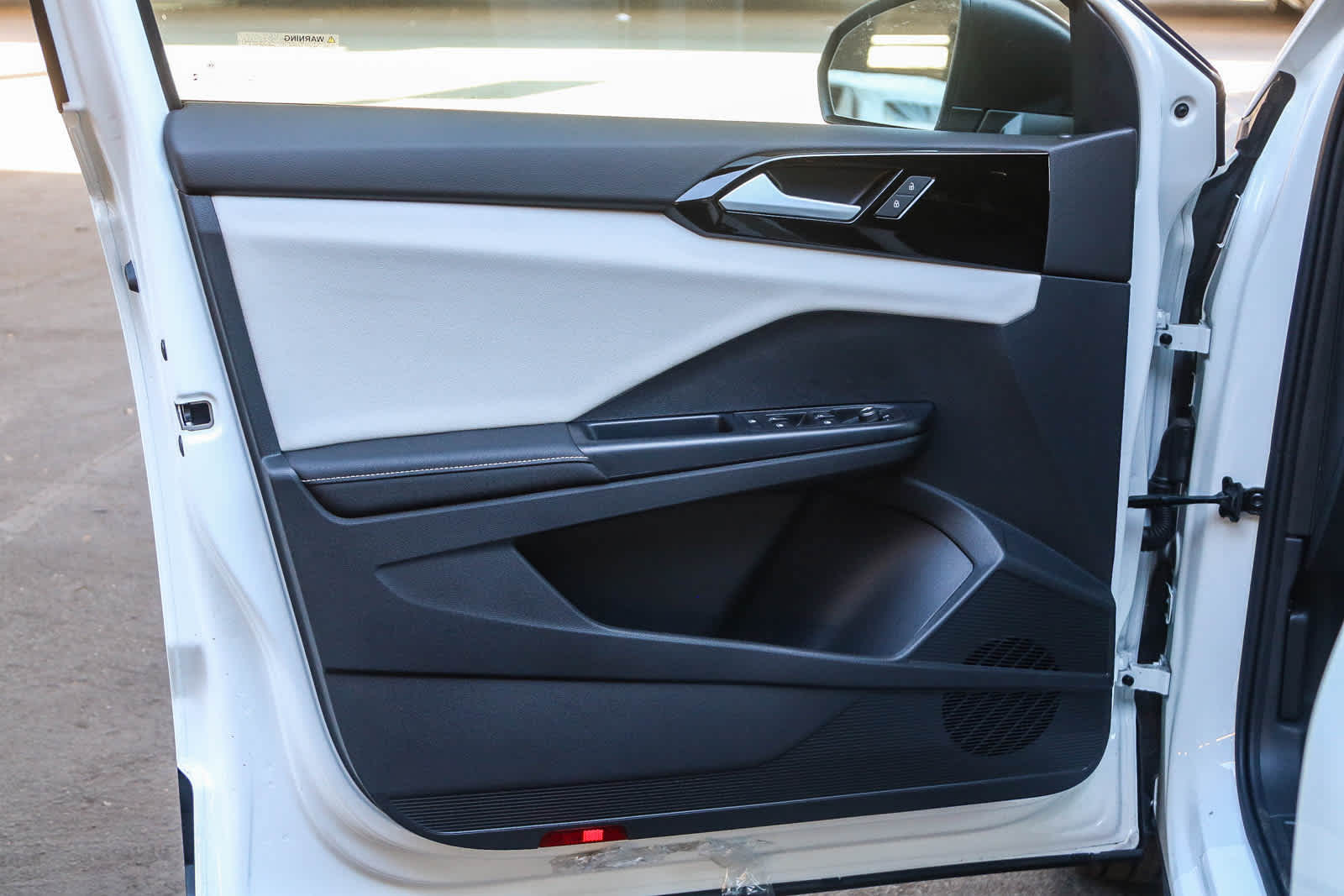 Thumbnail: 2025 Volkswagen Taos - 23