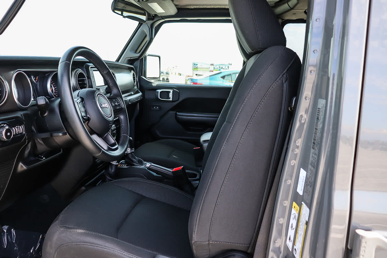 Thumbnail: 2018 Jeep Wrangler - 18