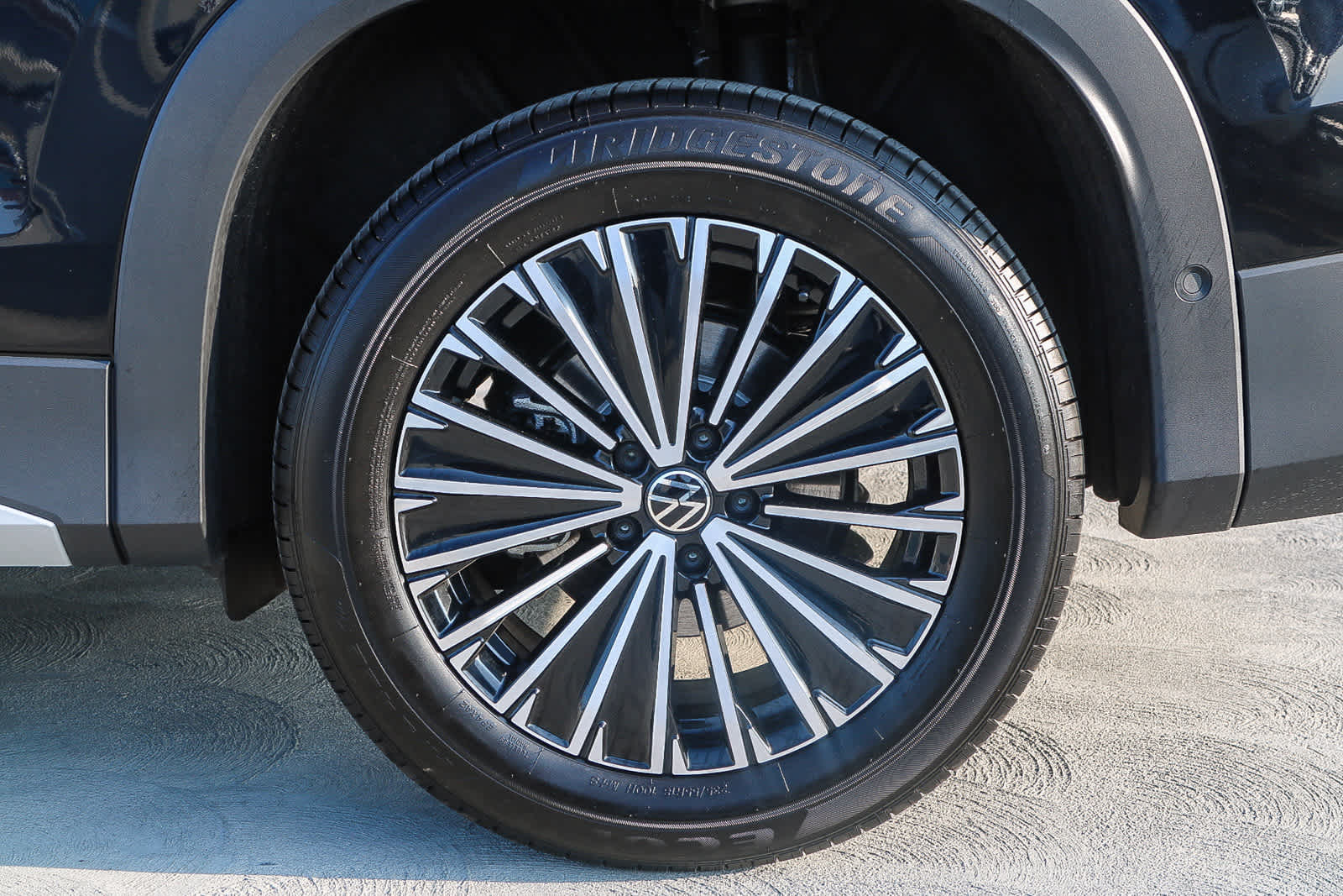 Thumbnail: 2025 Volkswagen Tiguan - 9