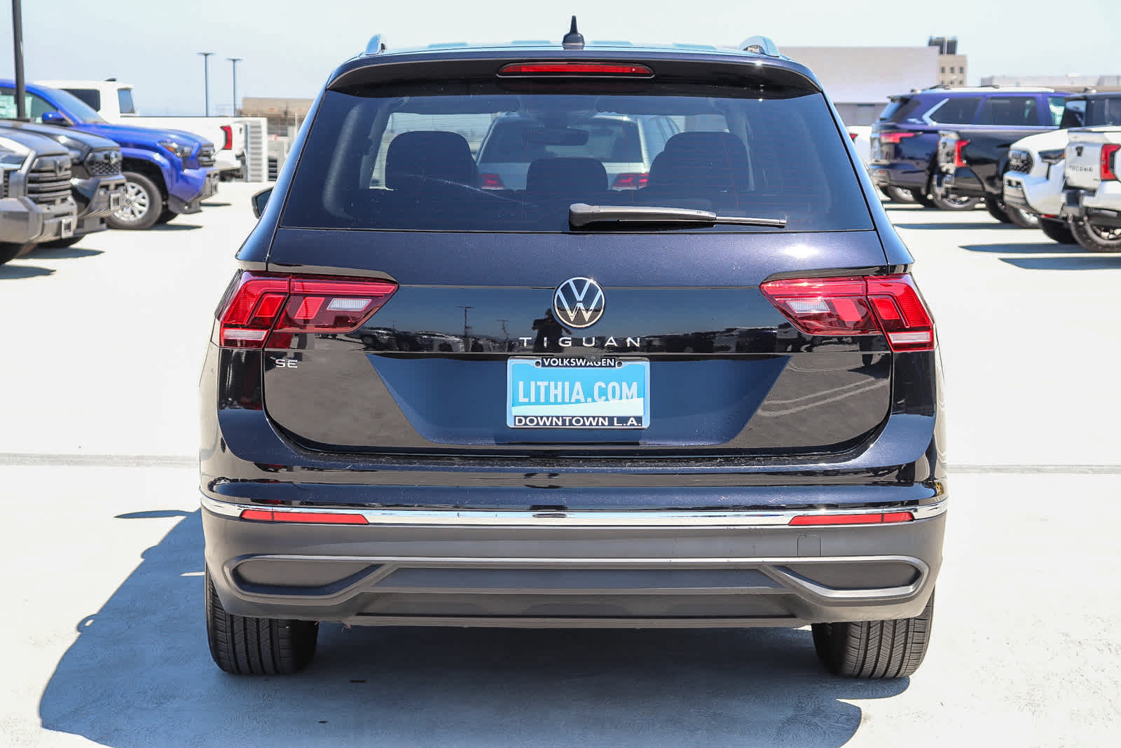 Thumbnail: 2022 Volkswagen Tiguan - 5