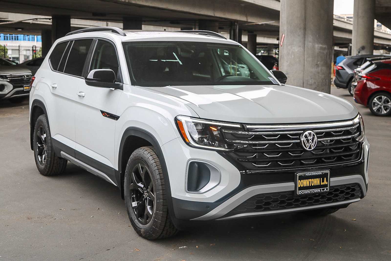 2025 Volkswagen Atlas Peak Edition SE photo 3