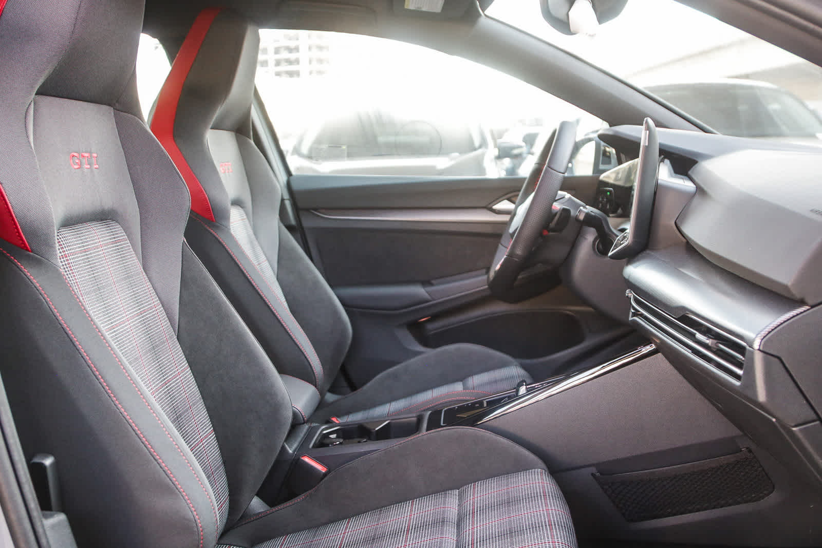 Thumbnail: 2025 Volkswagen Golf - 17