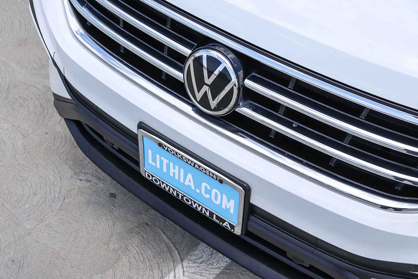 Thumbnail: 2022 Volkswagen Tiguan - 8