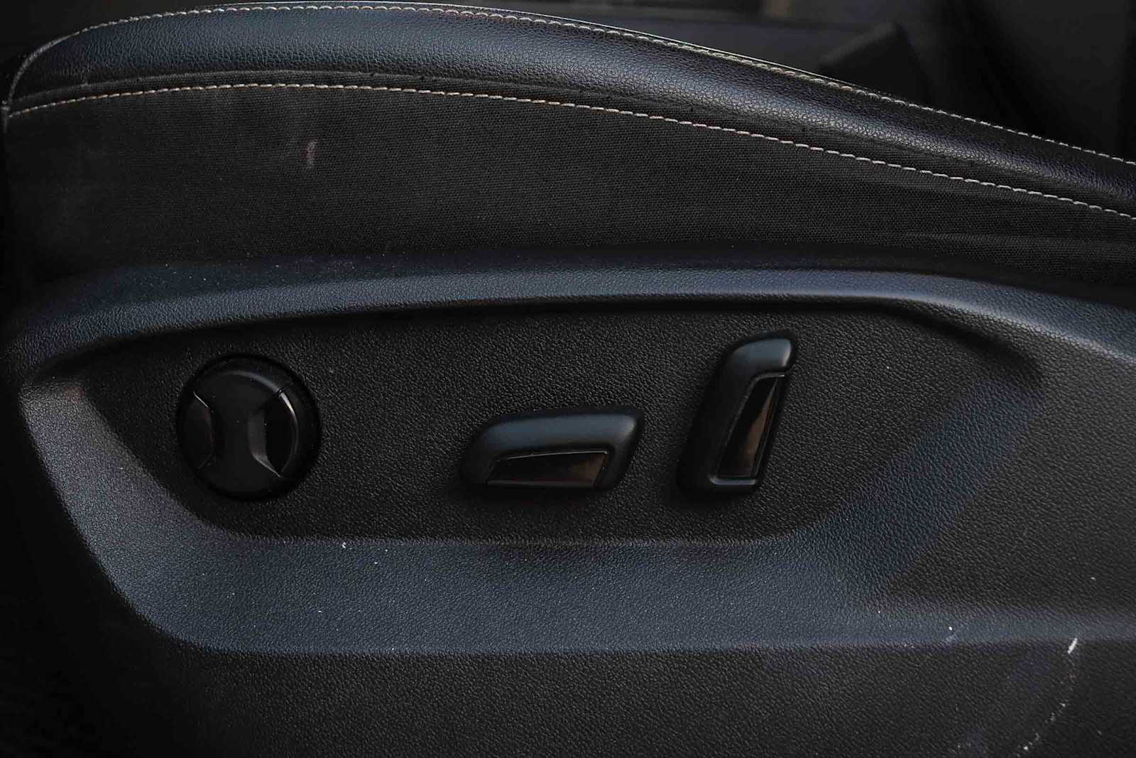 Thumbnail: 2021 Volkswagen Atlas - 21