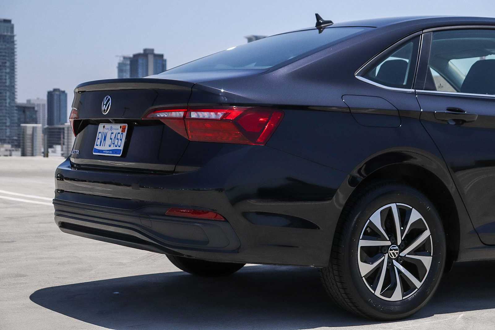 Thumbnail: 2024 Volkswagen Jetta - 9