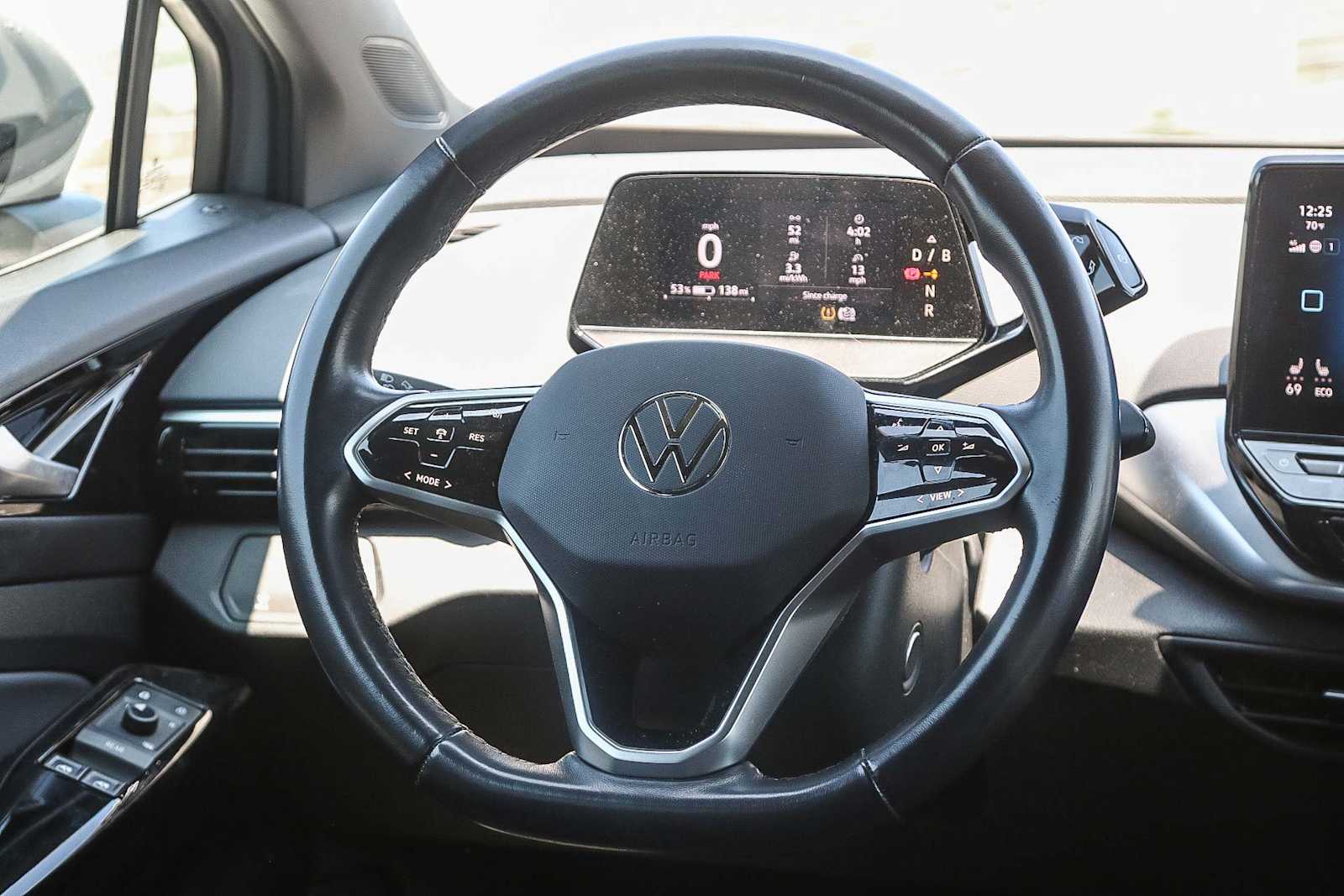 Thumbnail: 2021 Volkswagen ID.4 - 17