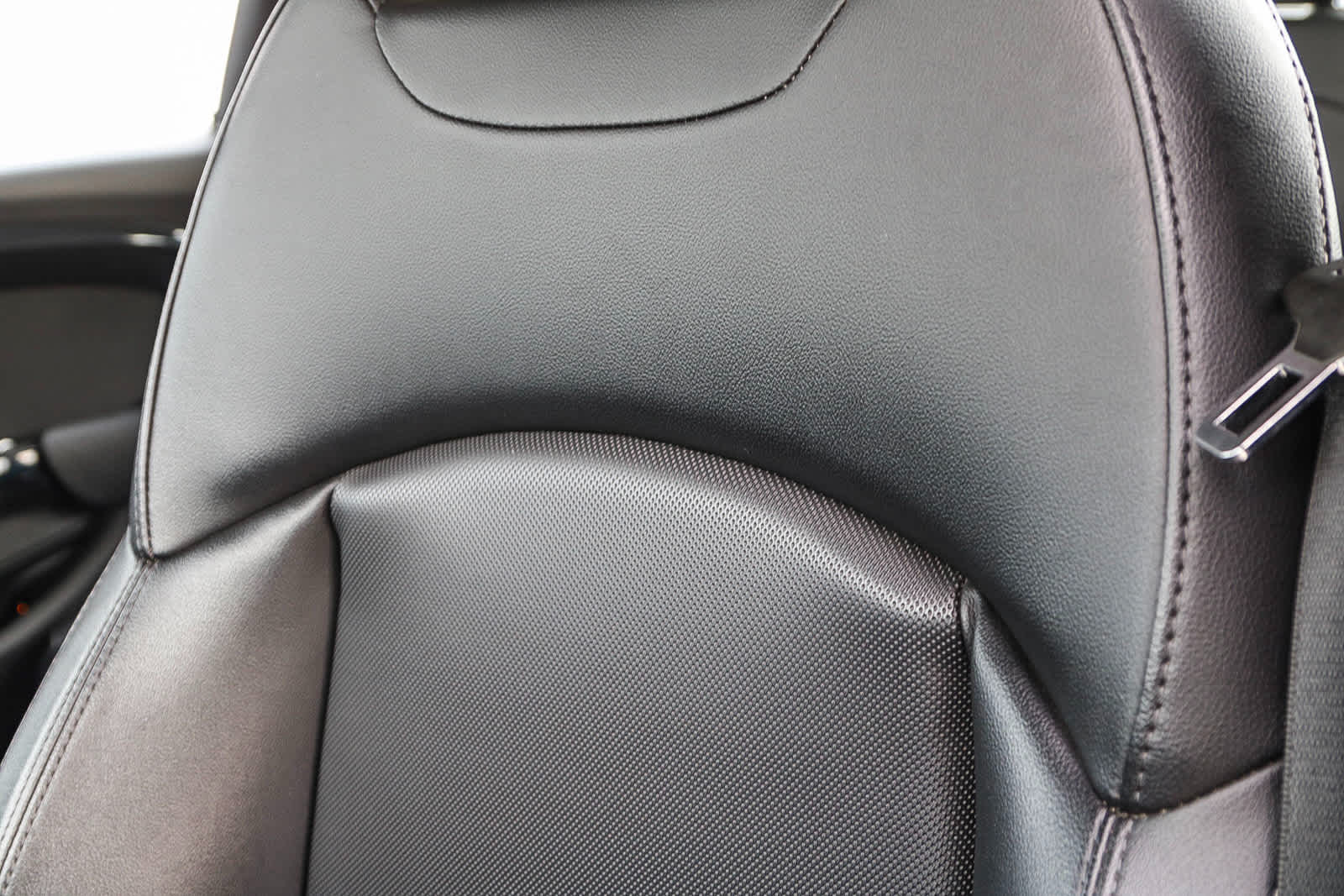 Thumbnail: 2015 MINI Cooper Hardtop - 24