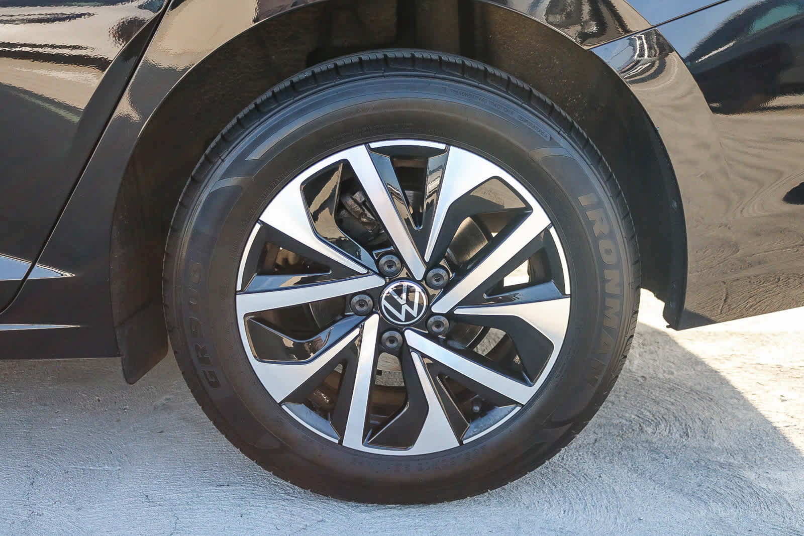 Thumbnail: 2024 Volkswagen Jetta - 10